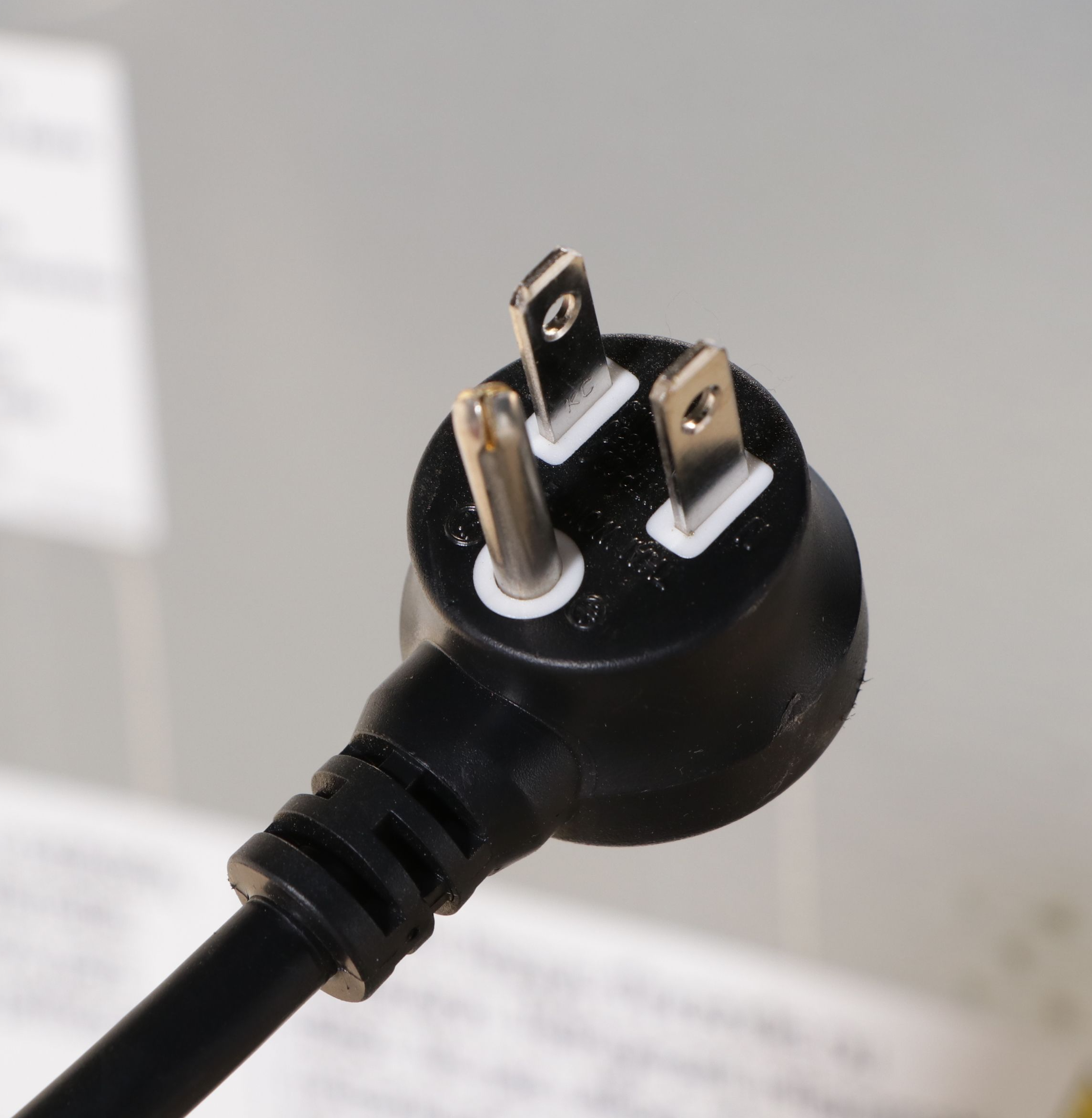 Frigidaire 14 Cu.Ft. White Freezer Top Refrigerator