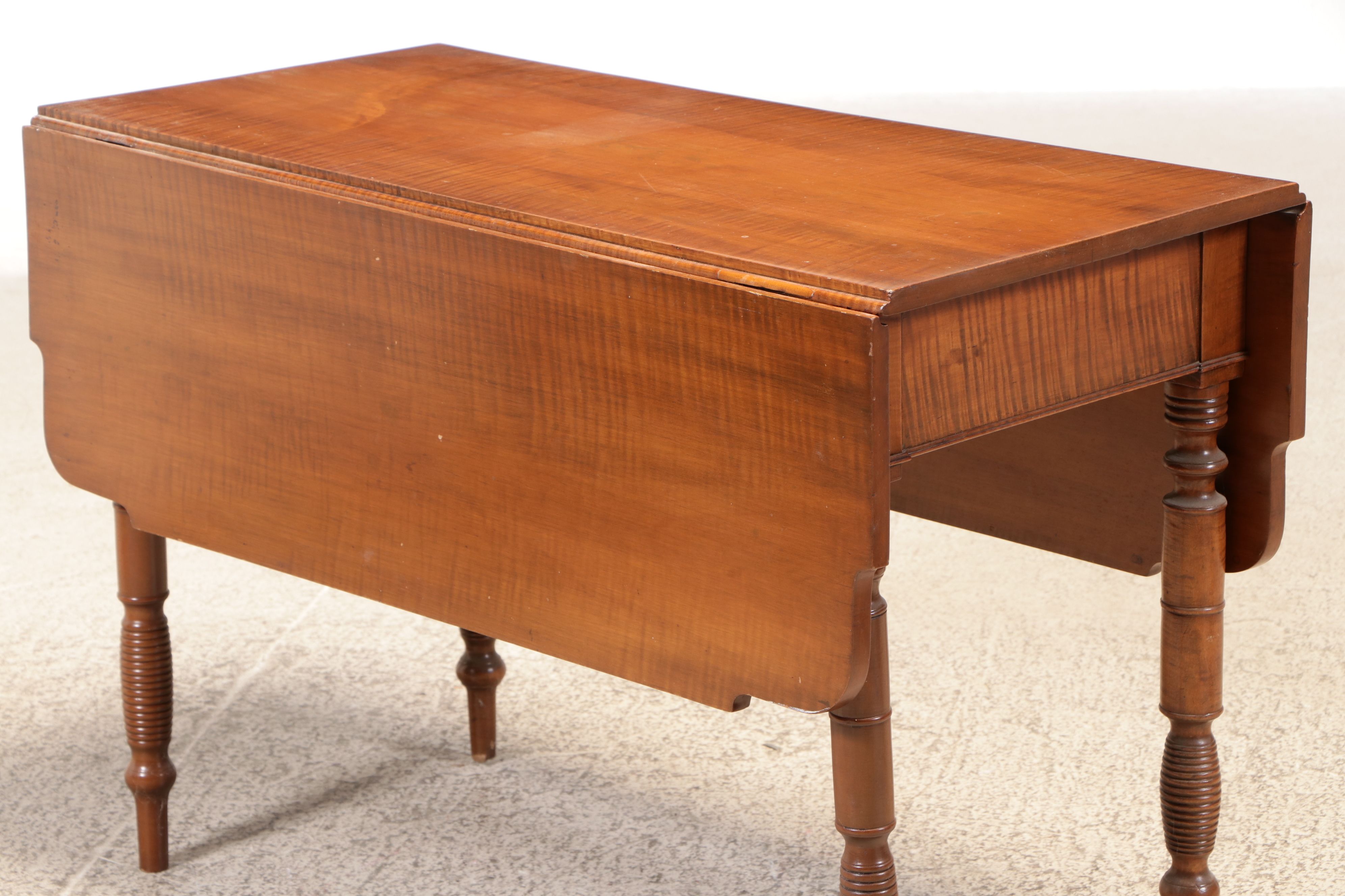 Country Sheraton Style Maple Butterfly Drop Leaf Table, 19th Century