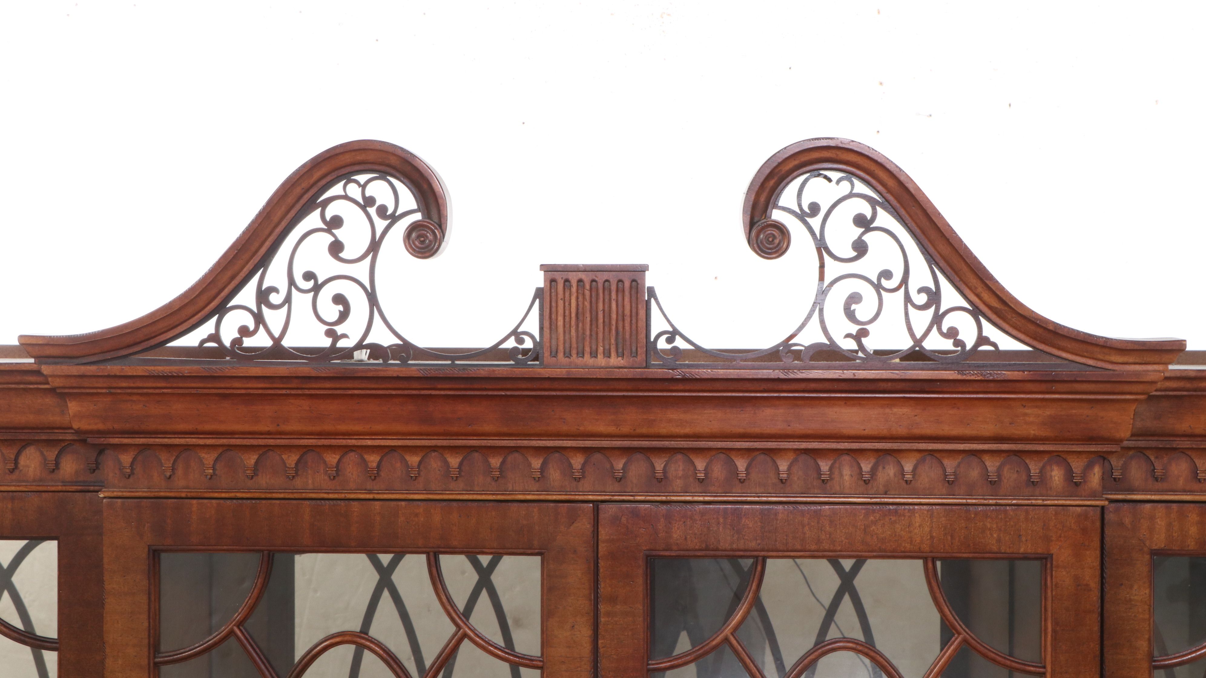 Henredon "Rittenhouse Square" Mahogany Breakfront China Cabinet