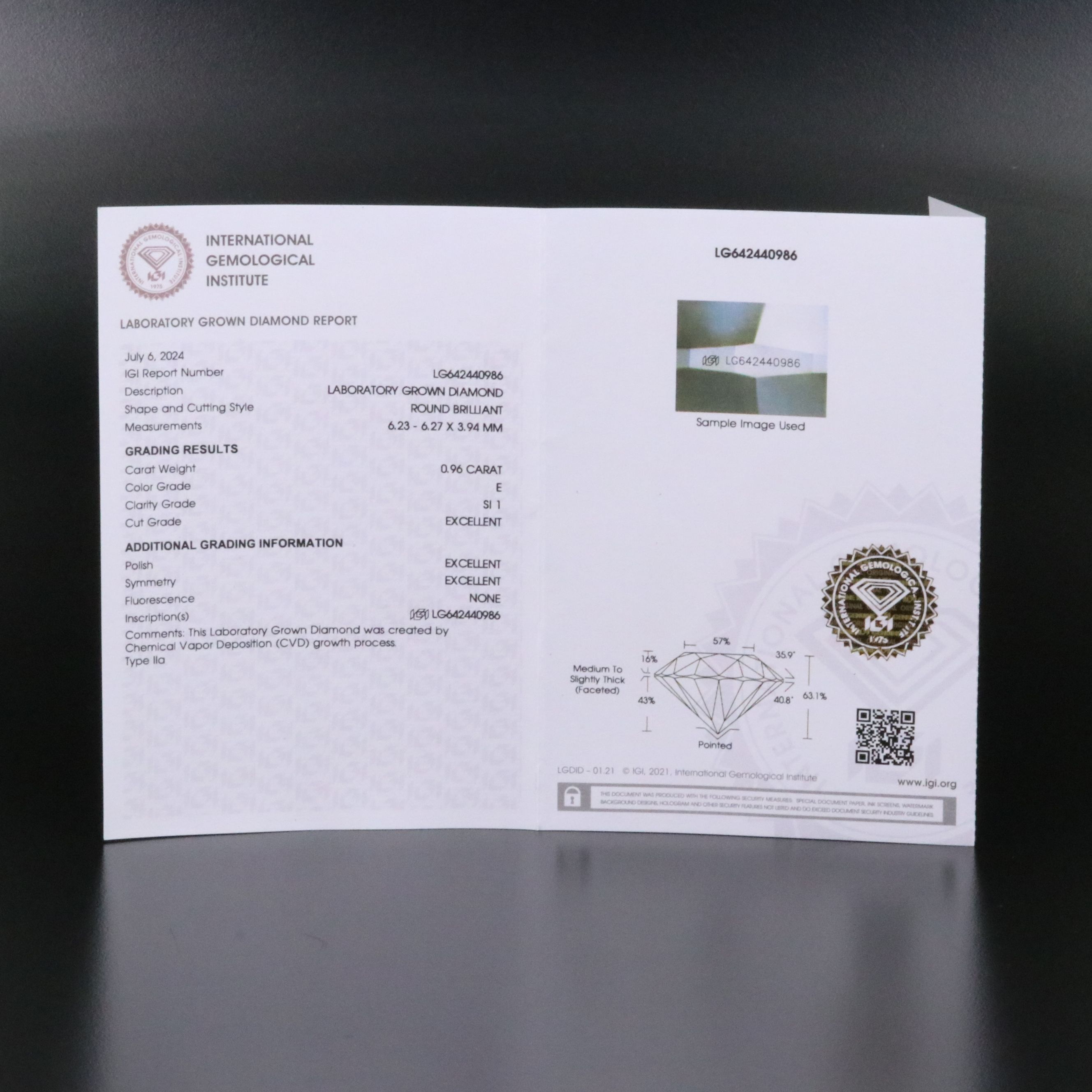 Loose 0.96 CT Lab Grown Diamond with IGI Report