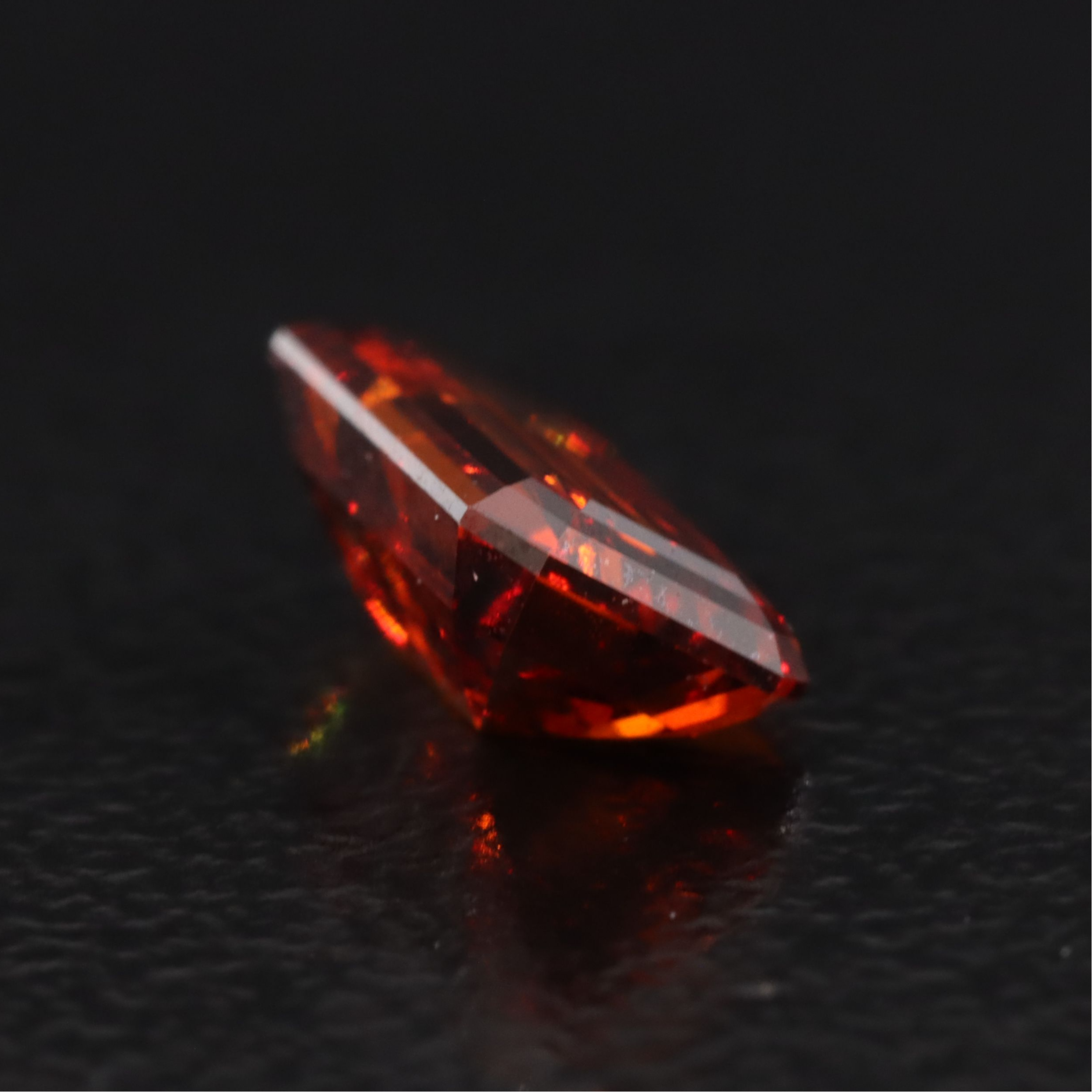 Loose 1.00 CT Lab Grown Fancy Diamond with IGI Report