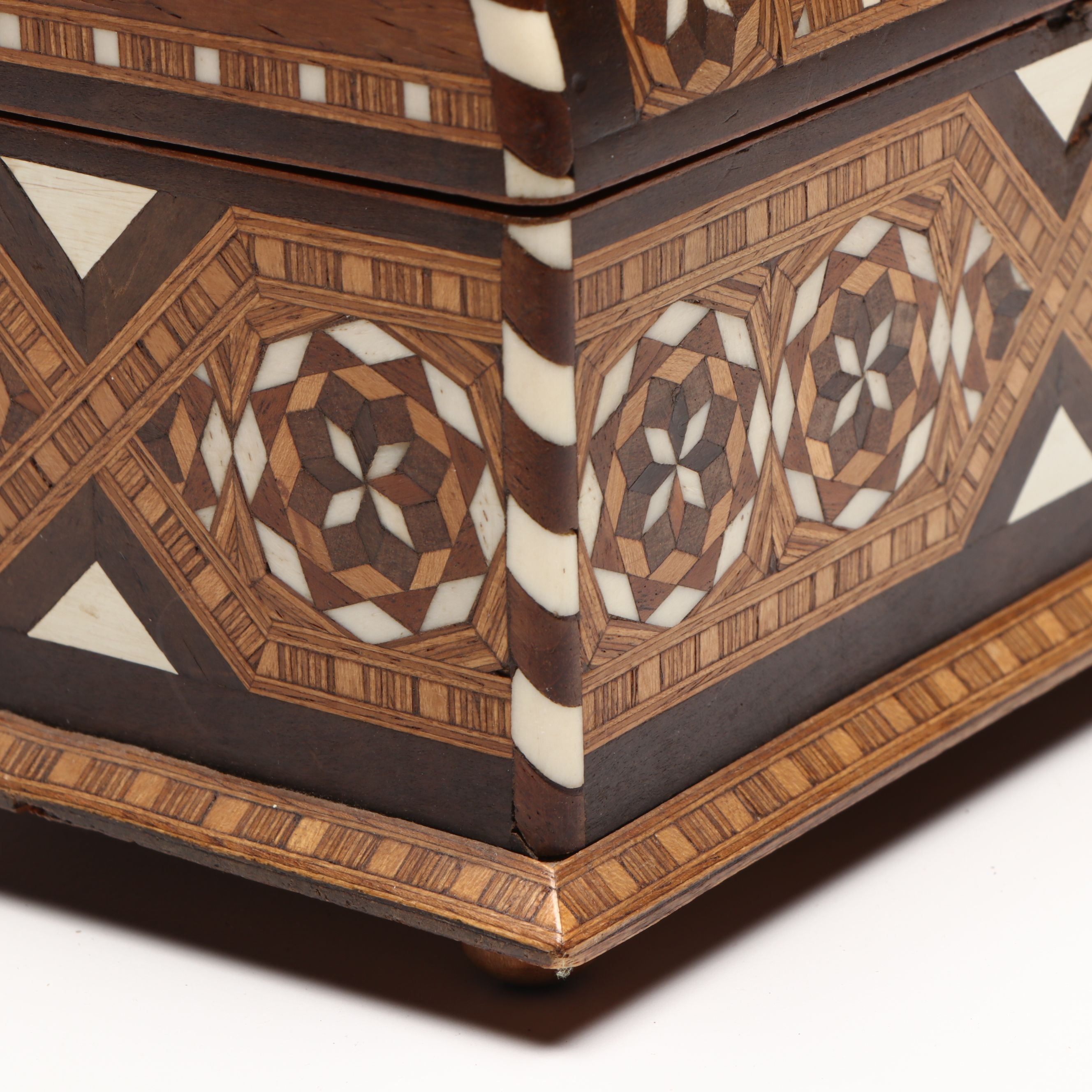 Casa Quintana Marquetry Inlaid Bone and Wood Box