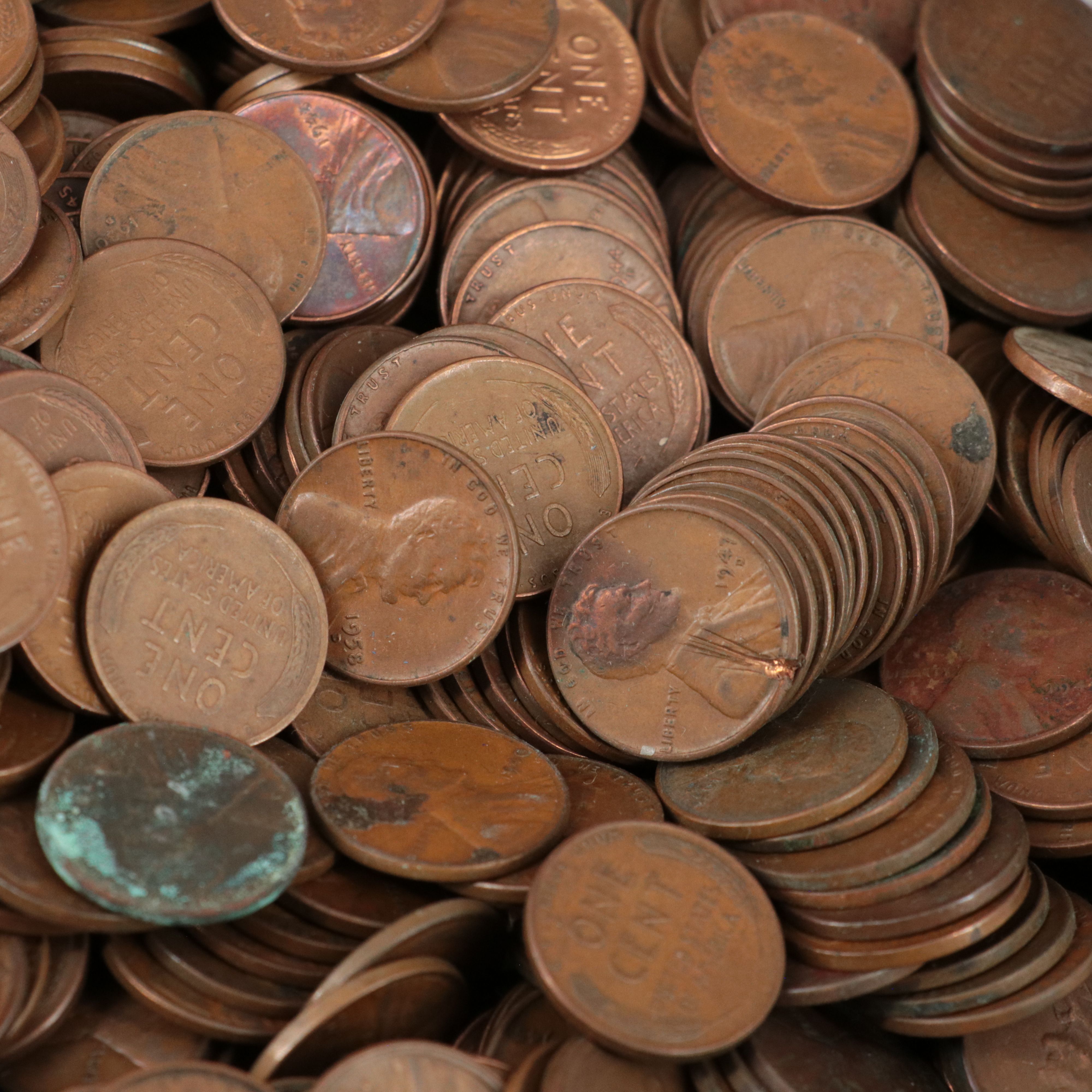 Collection of 1025 Wheat Cents from the 1940s and 1950s