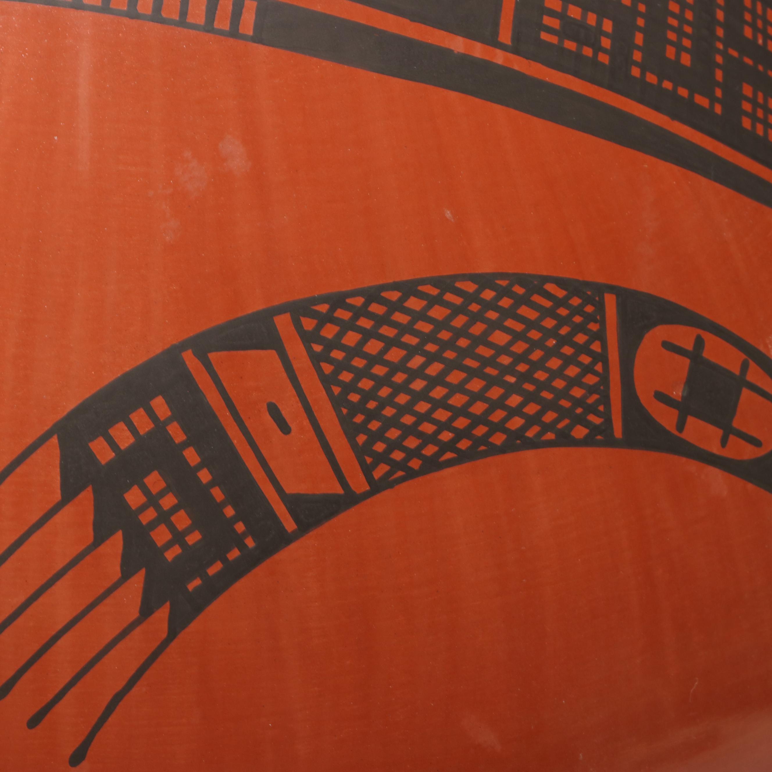 Saul Silveira Mexican Mata Ortiz Style Ceramic Pot