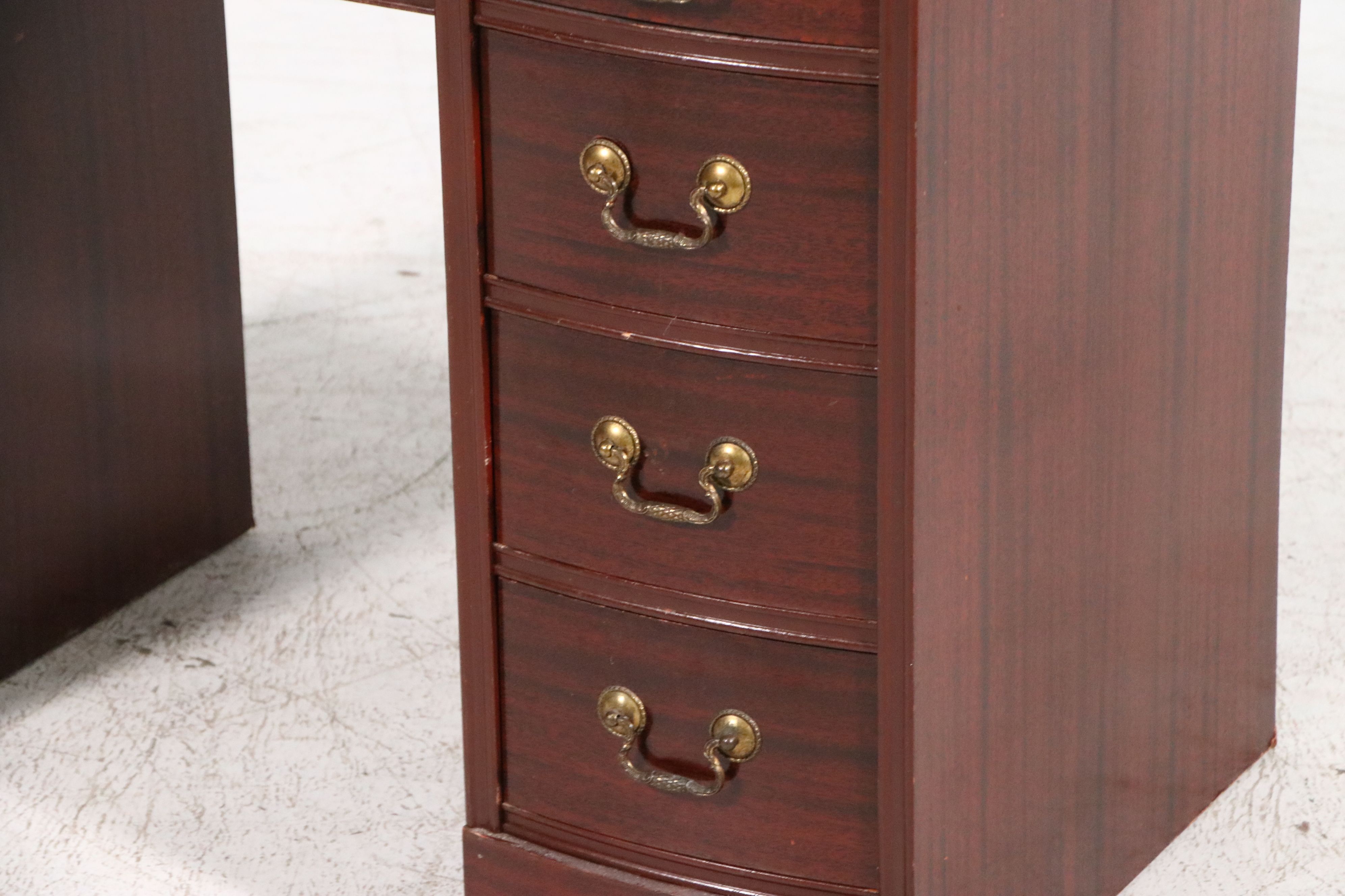 George III Style Mahogany Kneehole Desk, Mid to Late 20th Century