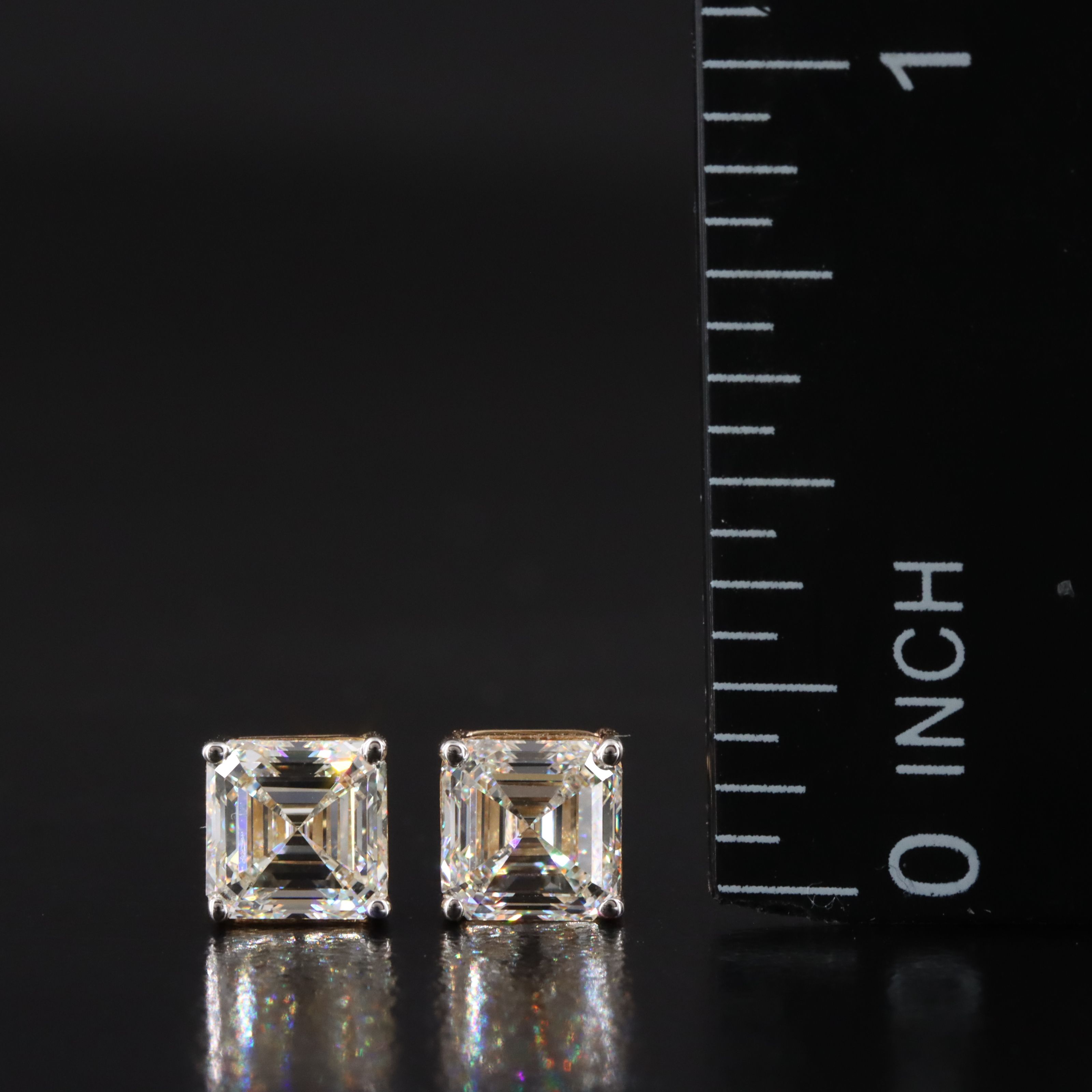 18K 2.03 CTW Diamond Stud Earrings with GIA Reports