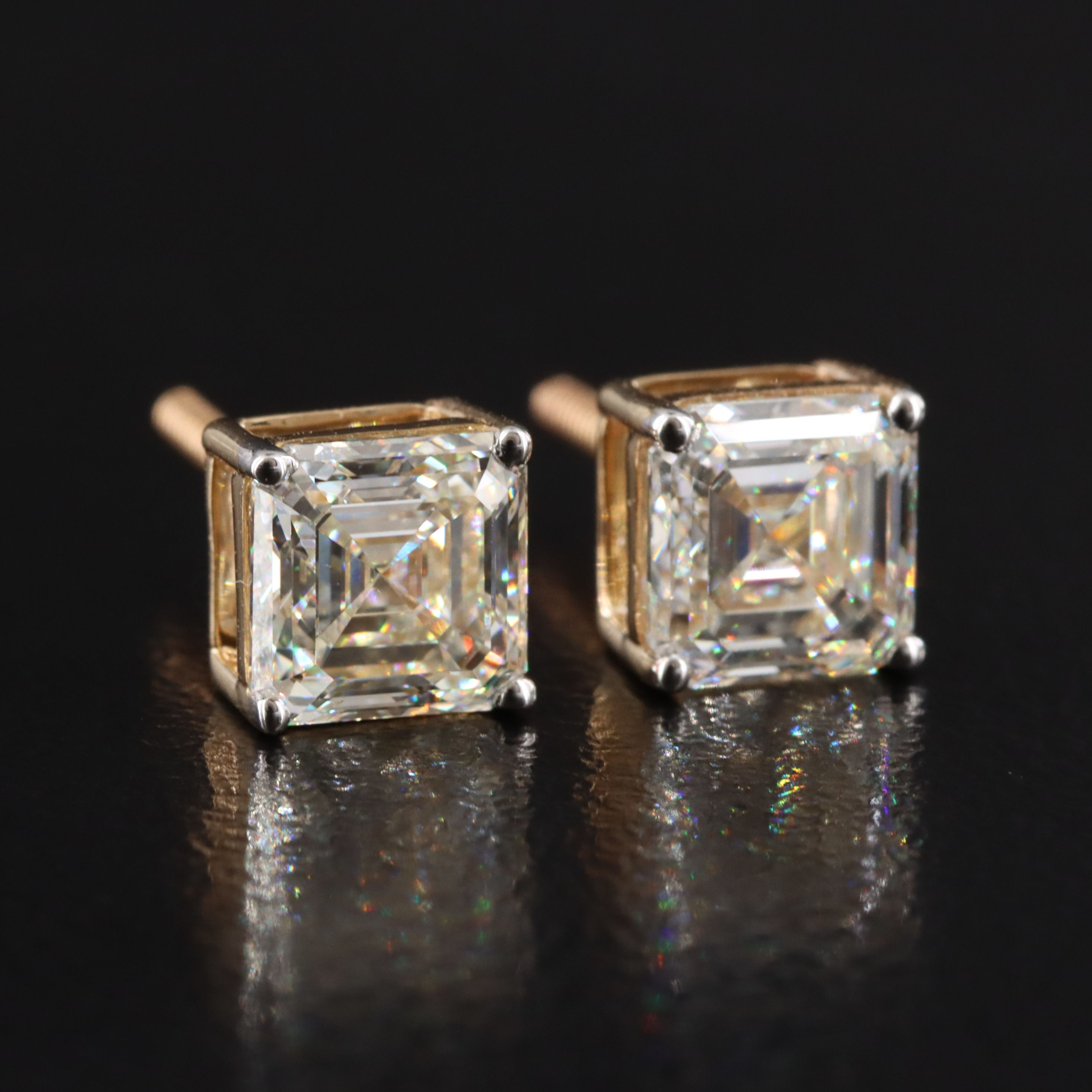 18K 2.03 CTW Diamond Stud Earrings with GIA Reports