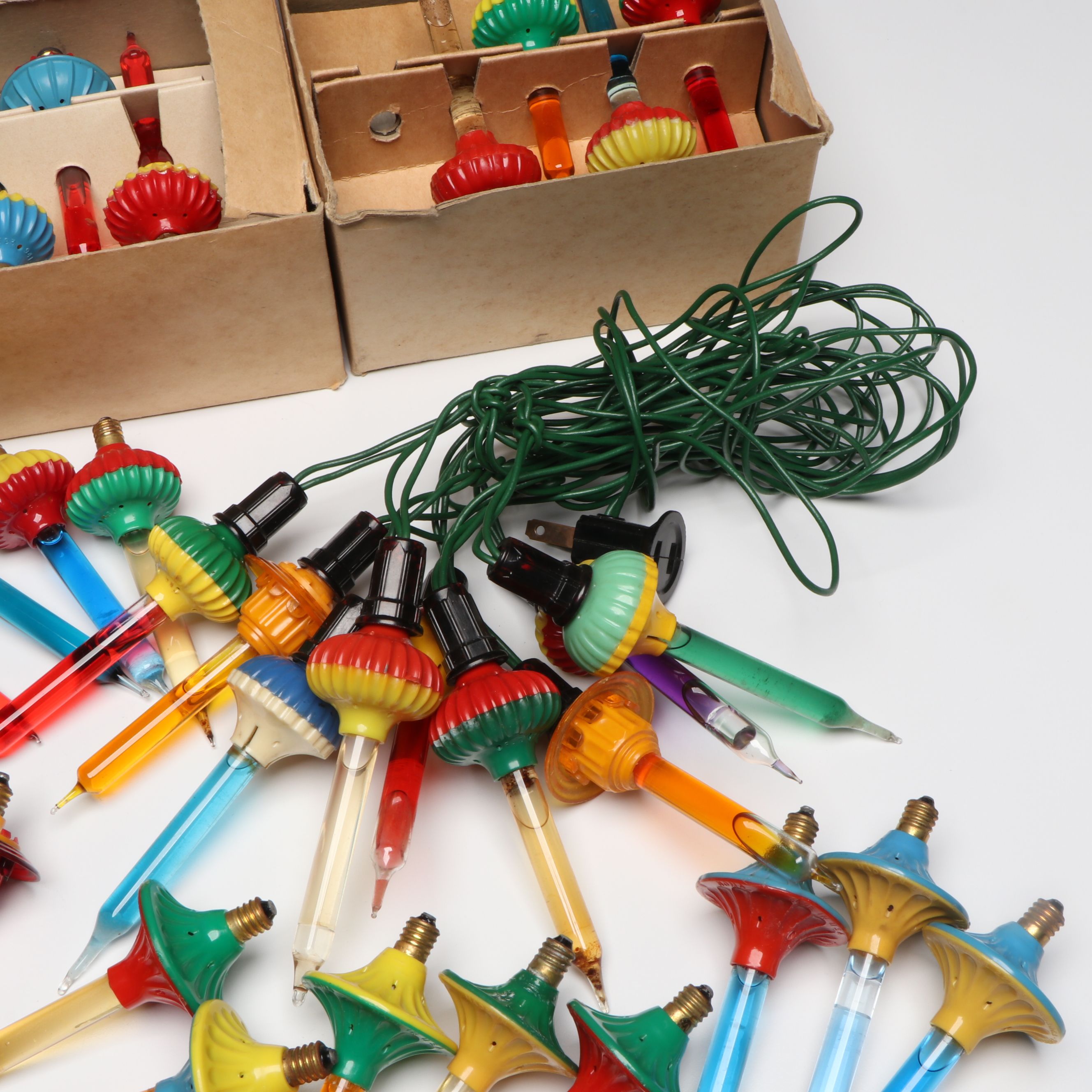 Noma Bubble-Lite String Lights with Replacement Bulbs