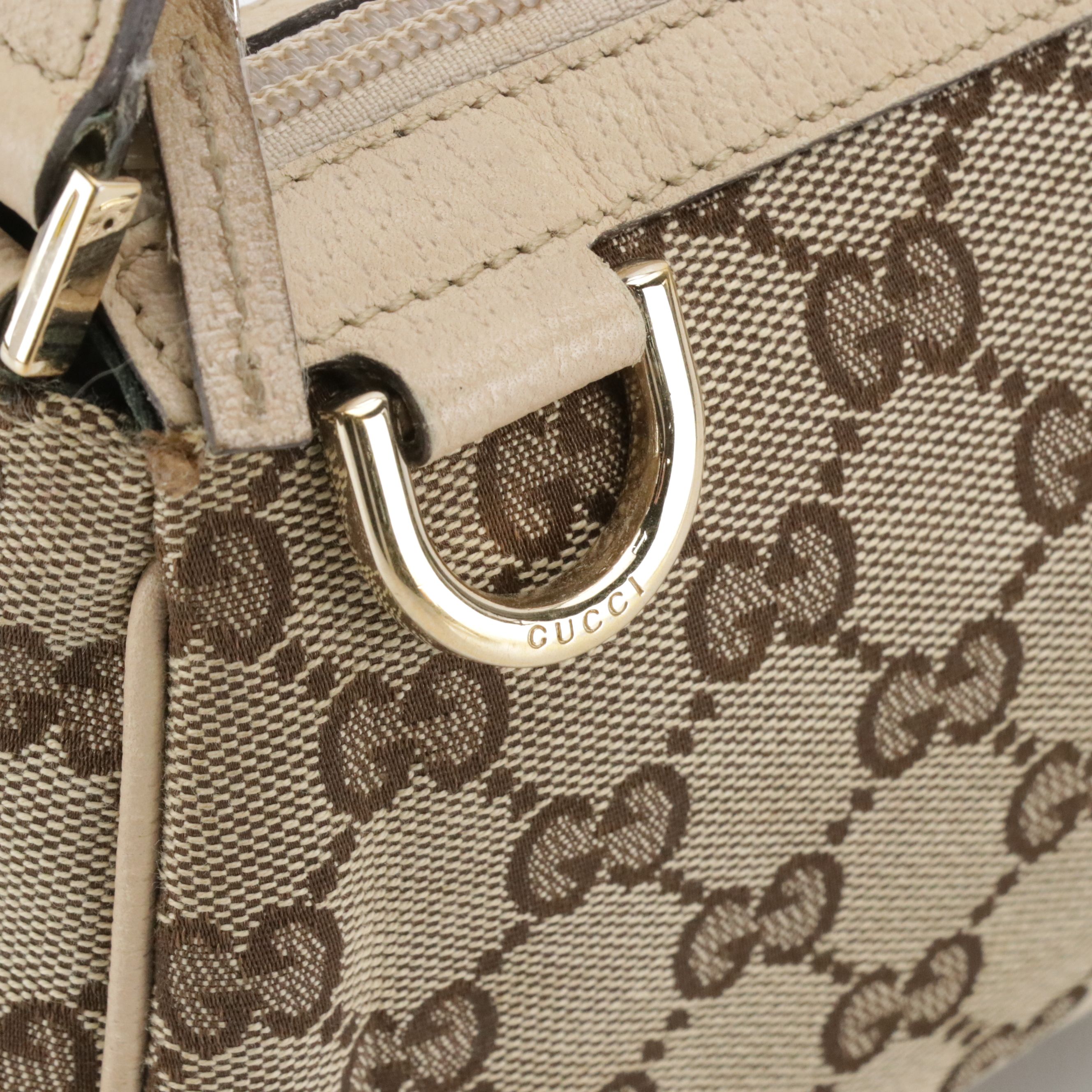 Gucci D-Ring Zip Pochette in GG Canvas and Beige Cinghiale Leather Trim