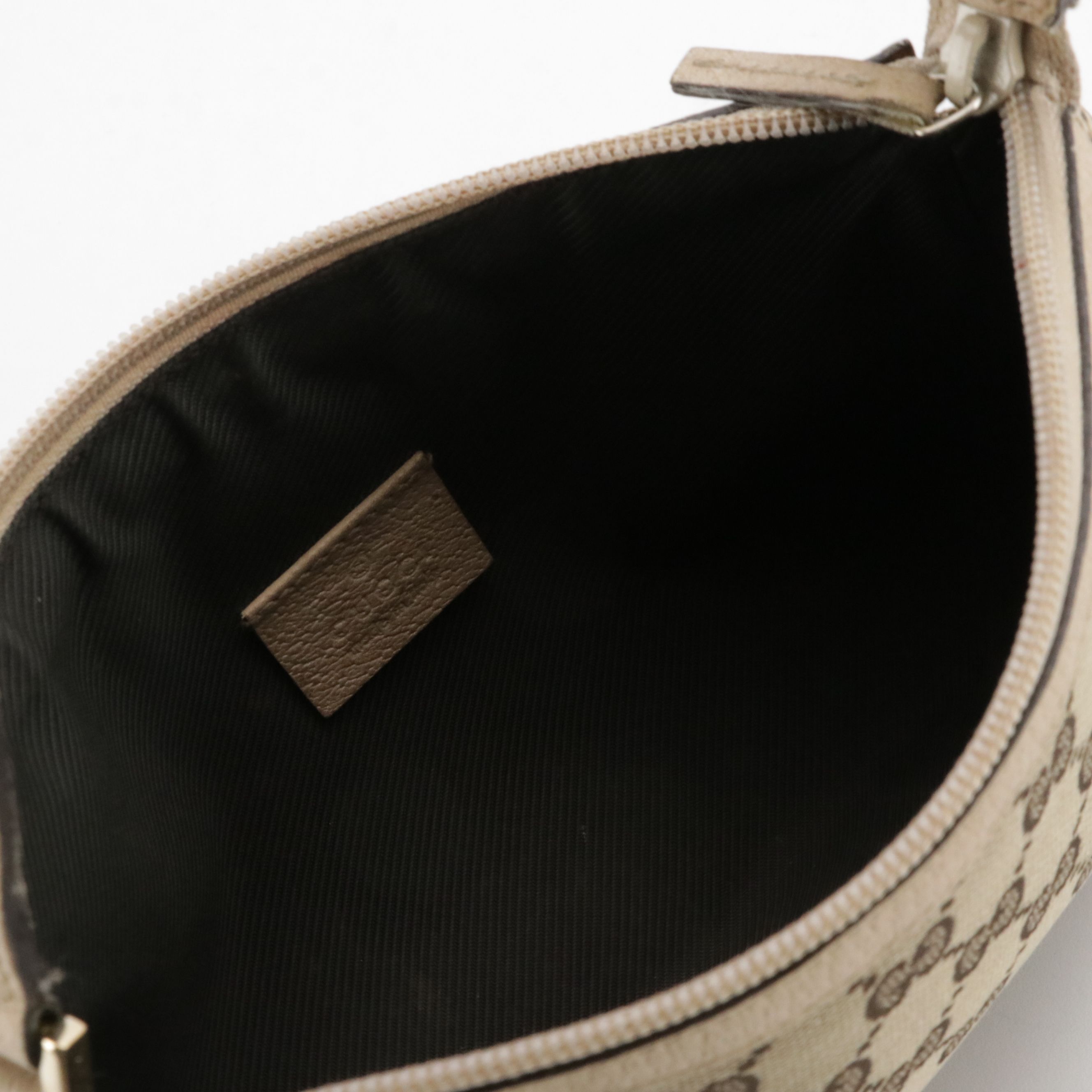 Gucci D-Ring Zip Pochette in GG Canvas and Beige Cinghiale Leather Trim