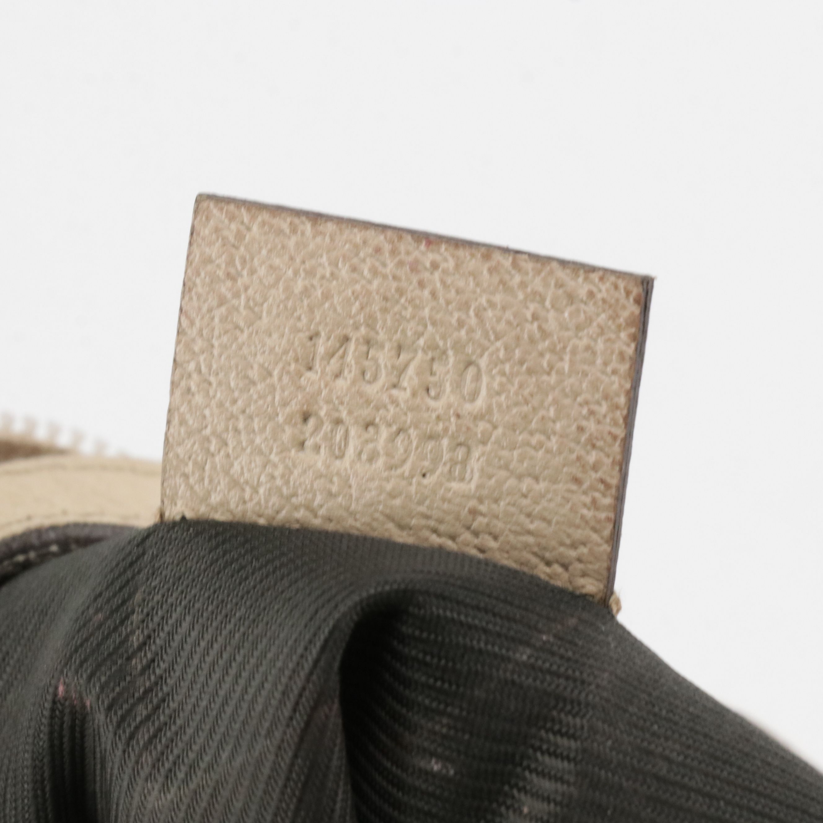 Gucci D-Ring Zip Pochette in GG Canvas and Beige Cinghiale Leather Trim