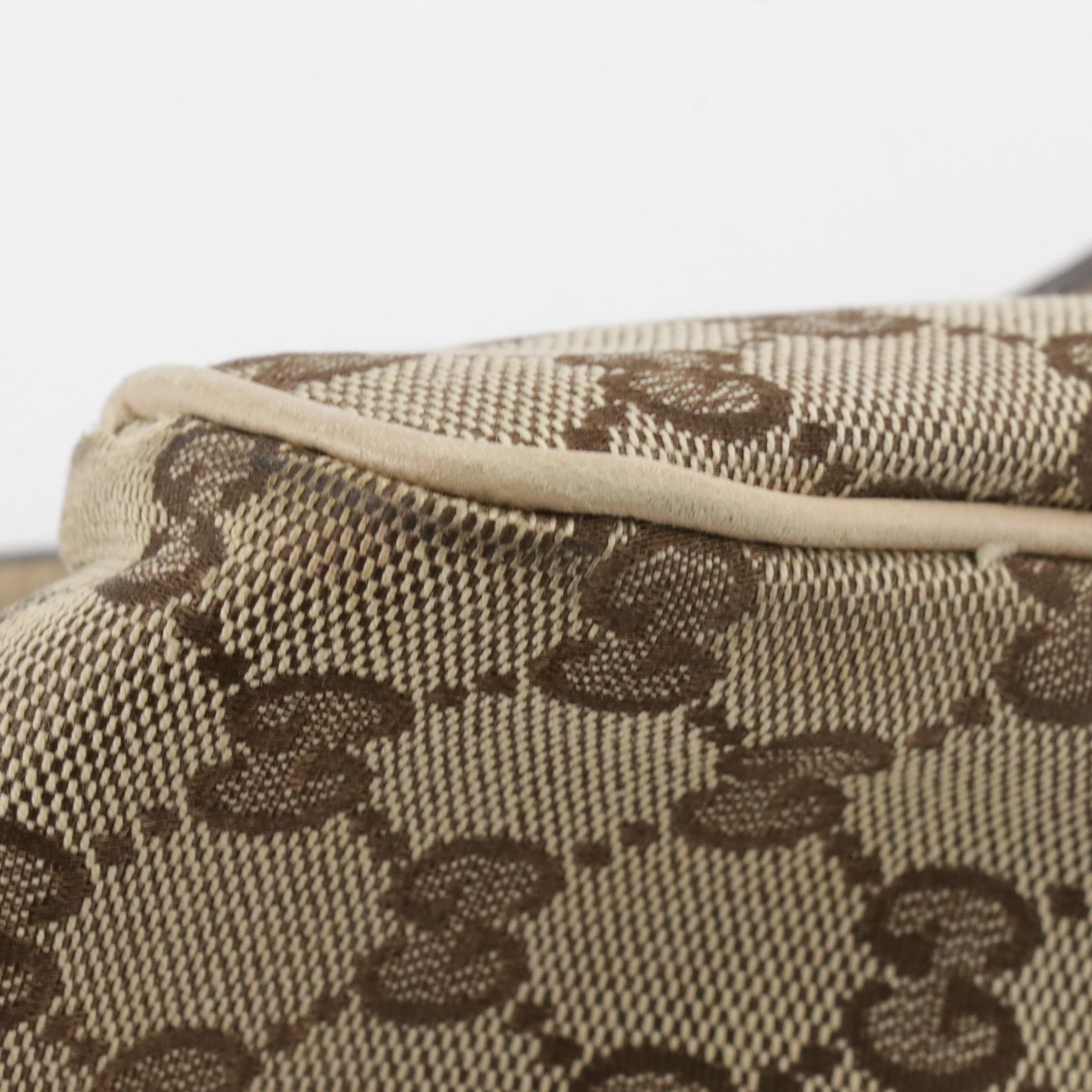 Gucci D-Ring Zip Pochette in GG Canvas and Beige Cinghiale Leather Trim