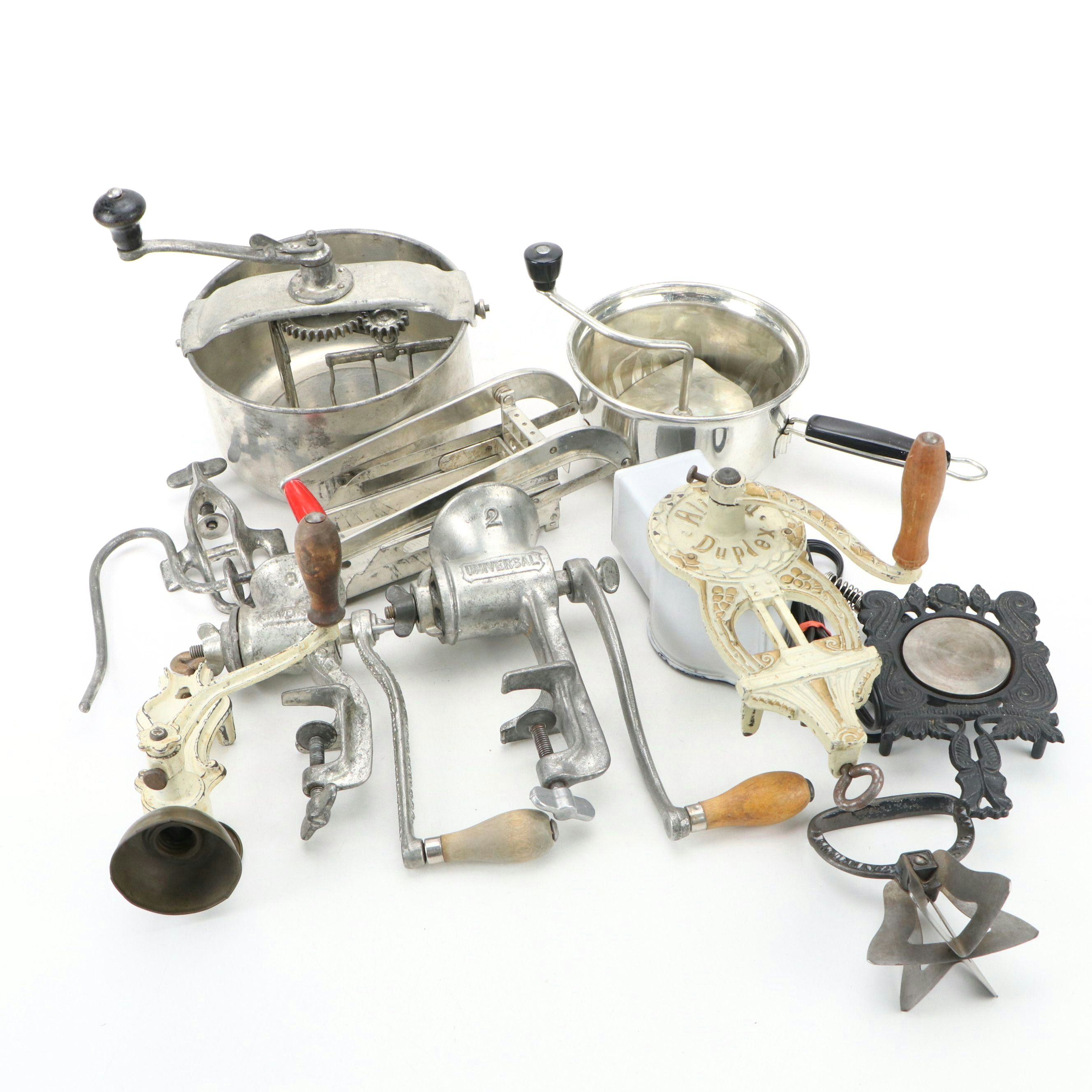 Lindavap Williamsburg Food Warmer with Other Vintage Kitchen Gadgets