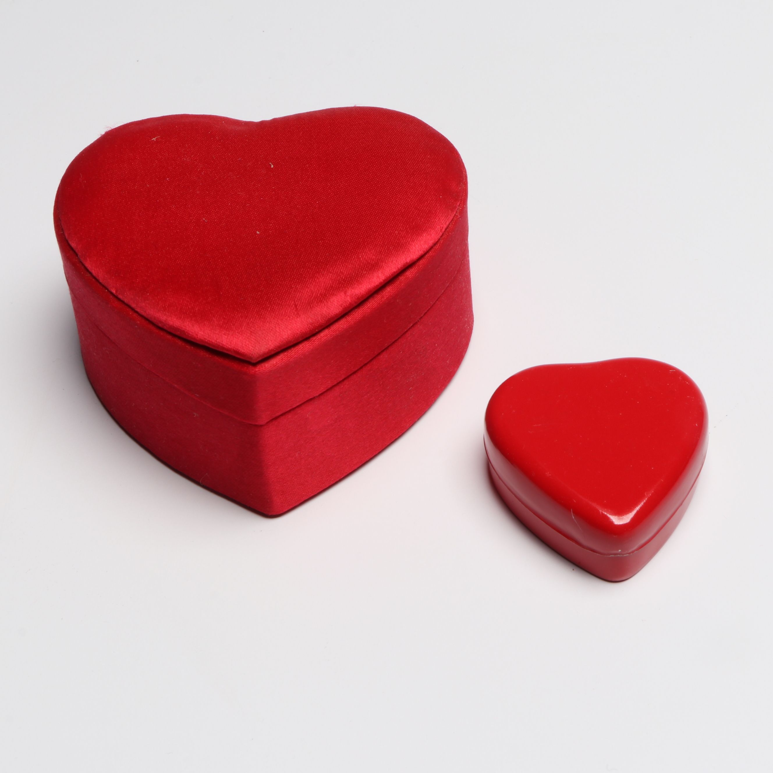 Sigma Ceramic Miss Piggy with Other Heart-Shaped Boxes and Décor