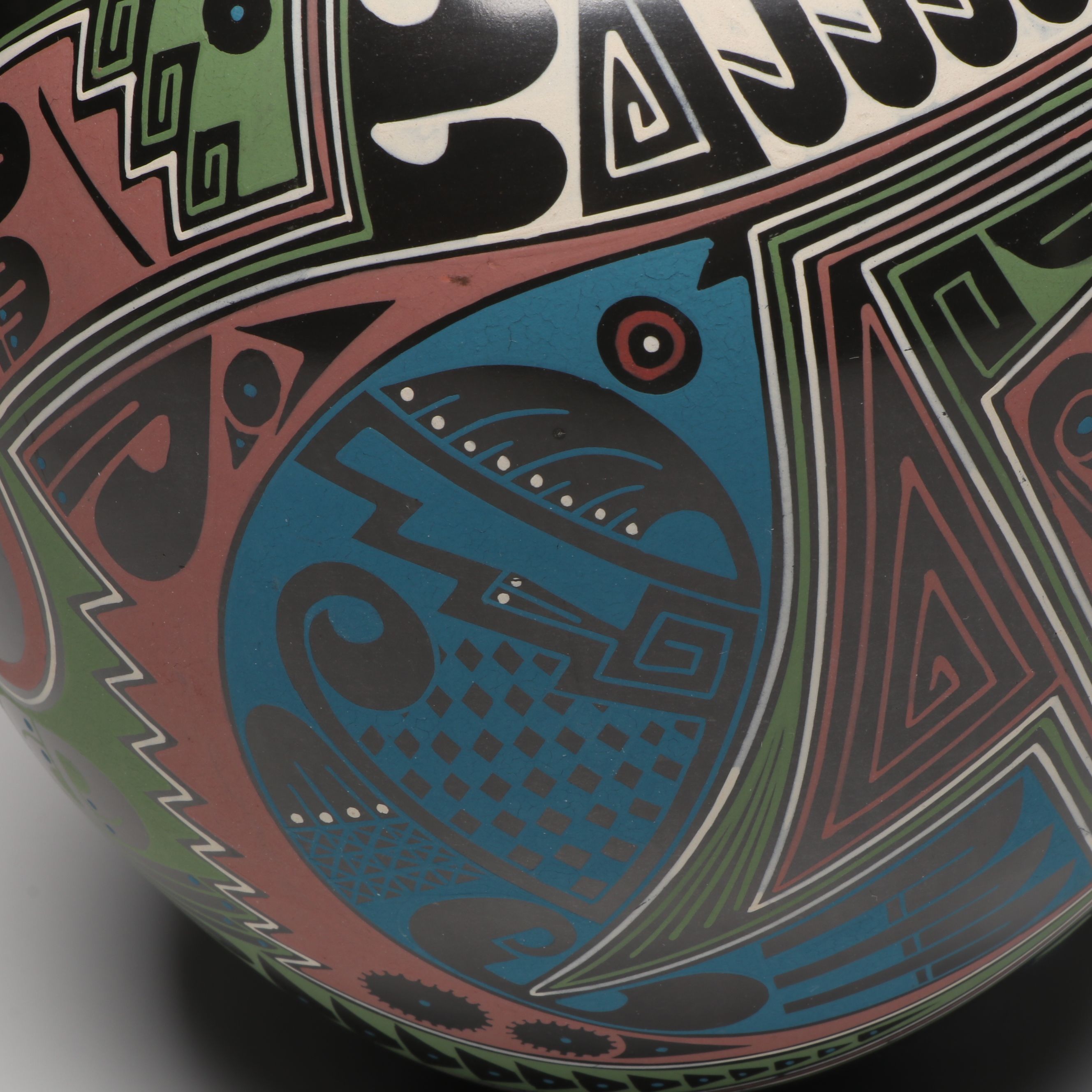 Cesar Navarrete Mata Ortiz Ceramic Vase