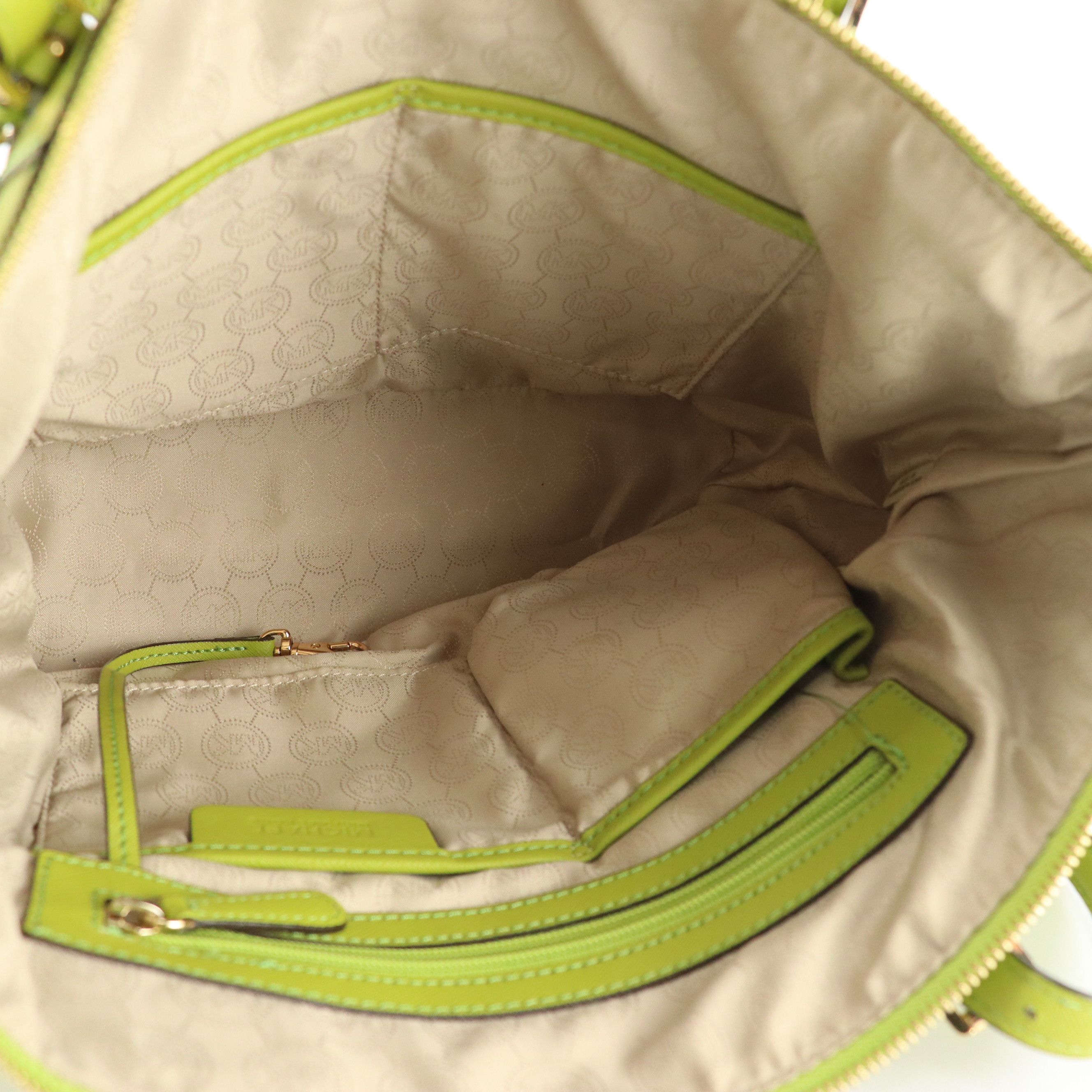 Michael Kors Jet Set Zip Tote in Green Textured Leather