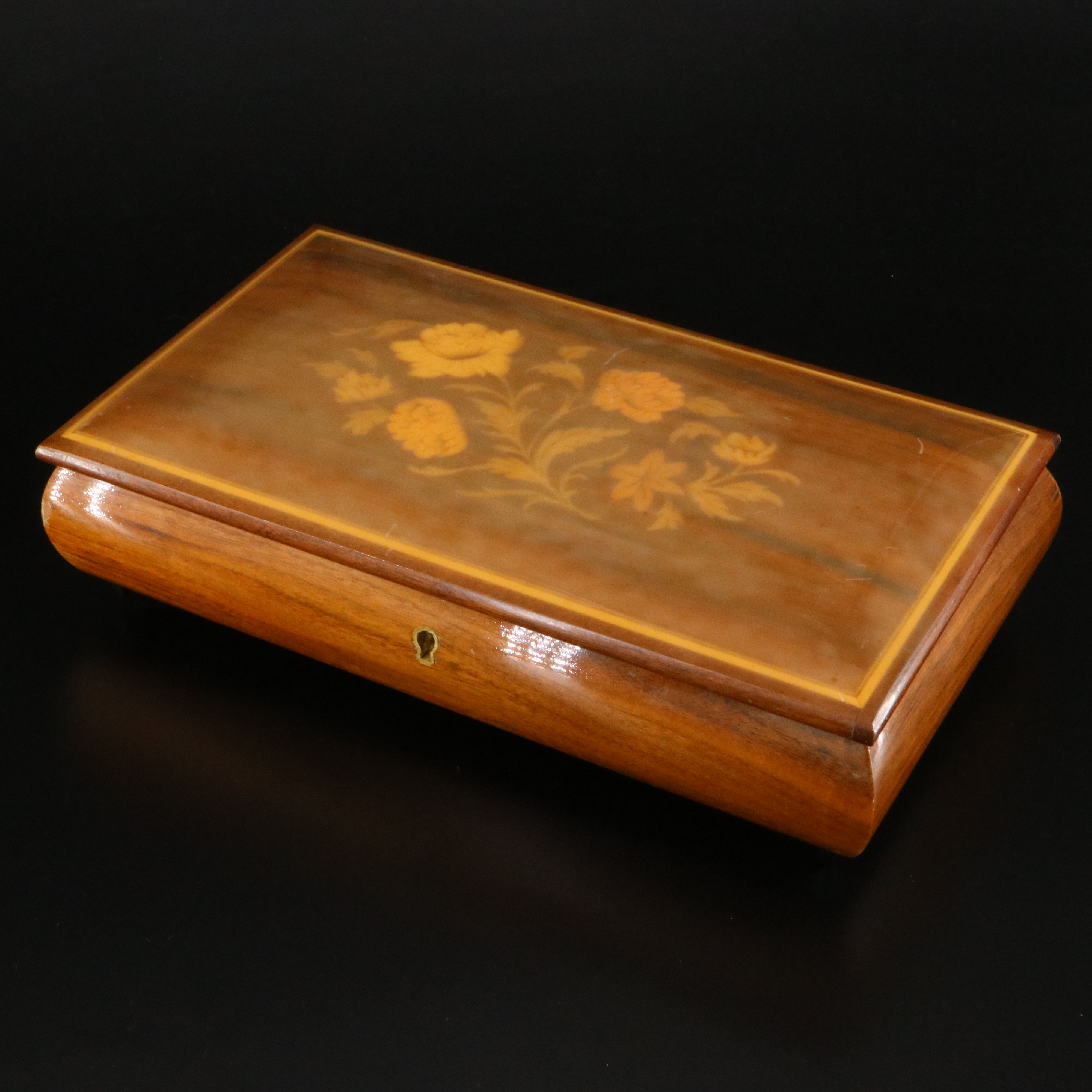 Uncommon Discoveries: Men's Accessories and Collectibles