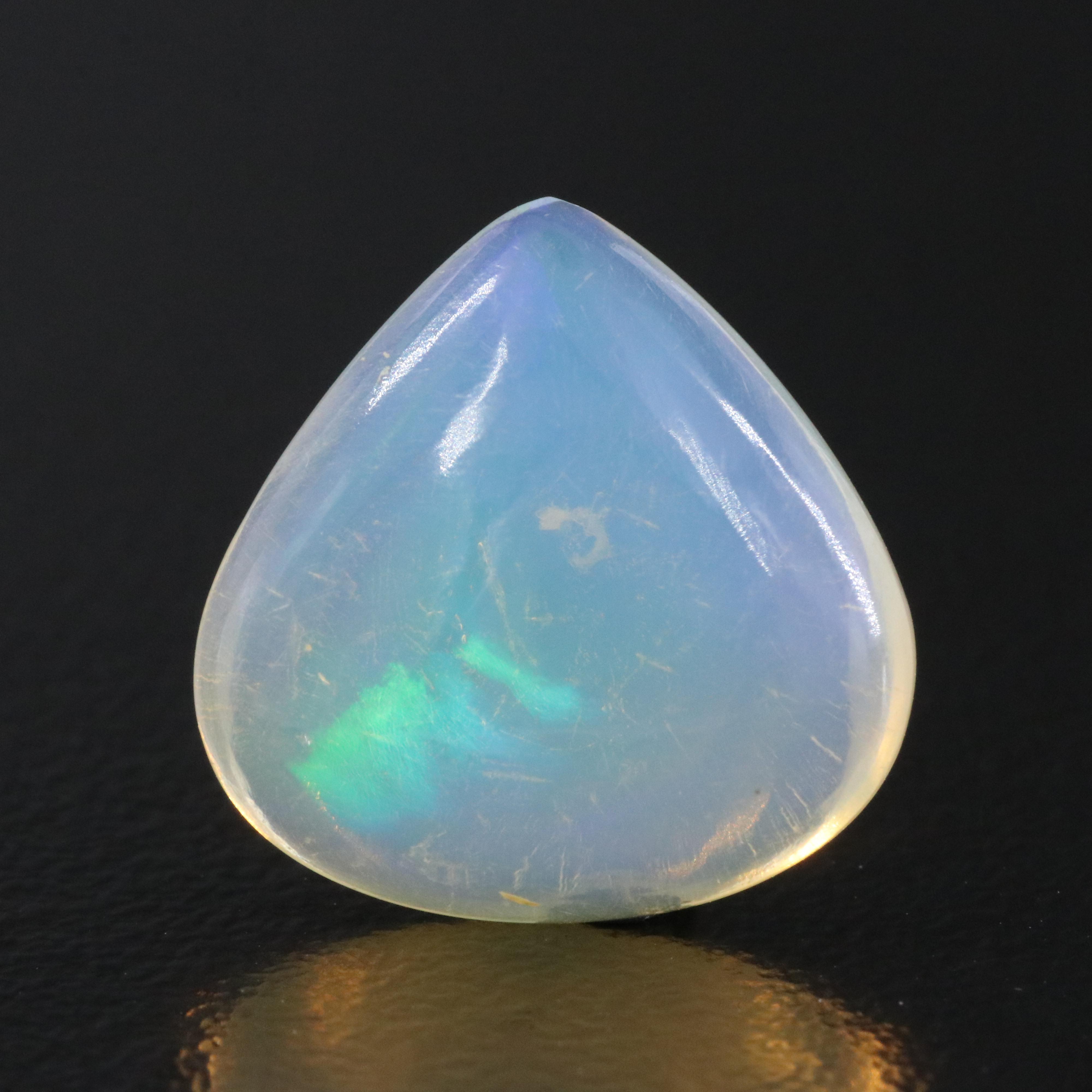 Loose 4.66 CT Opal