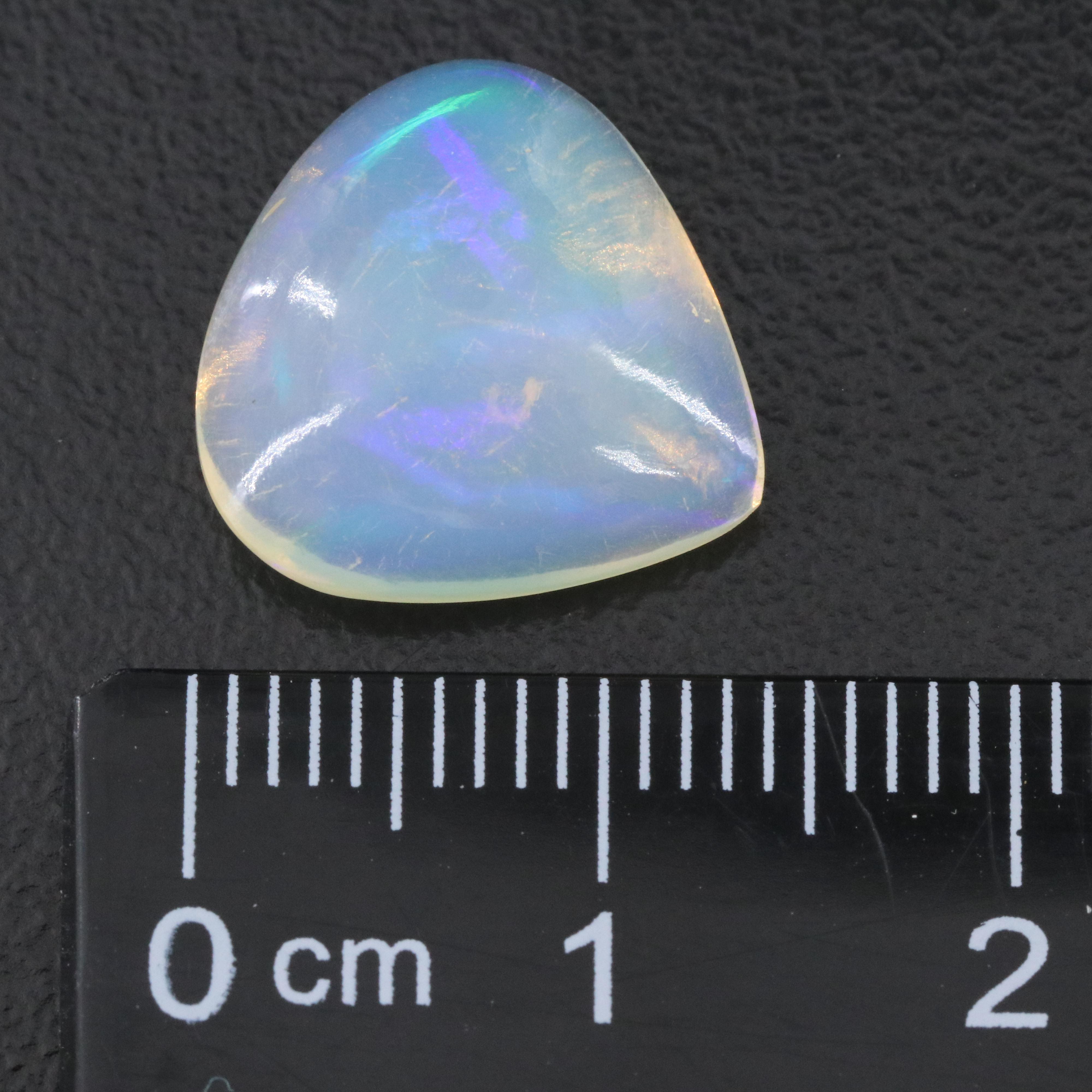 Loose 4.66 CT Opal