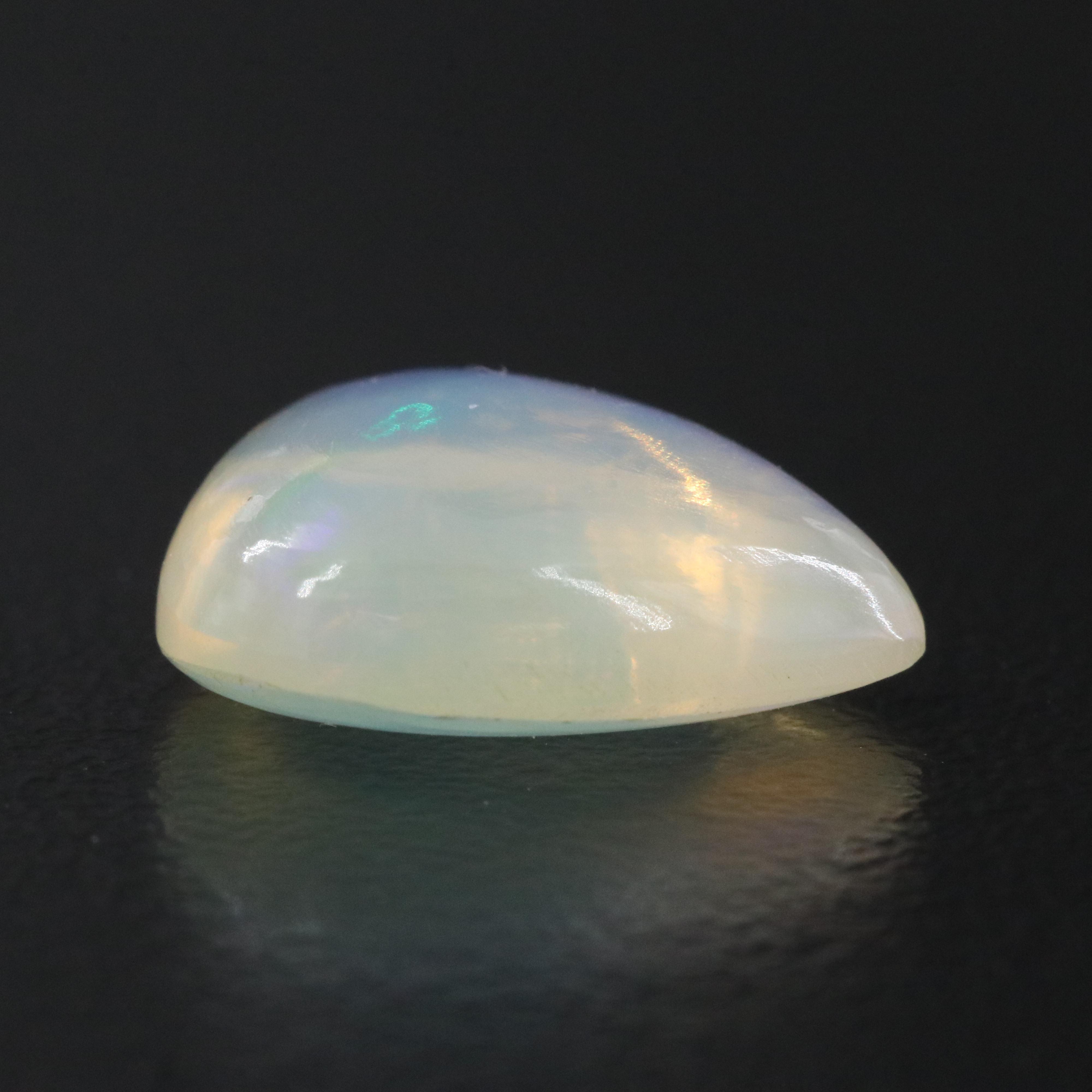 Loose 4.66 CT Opal