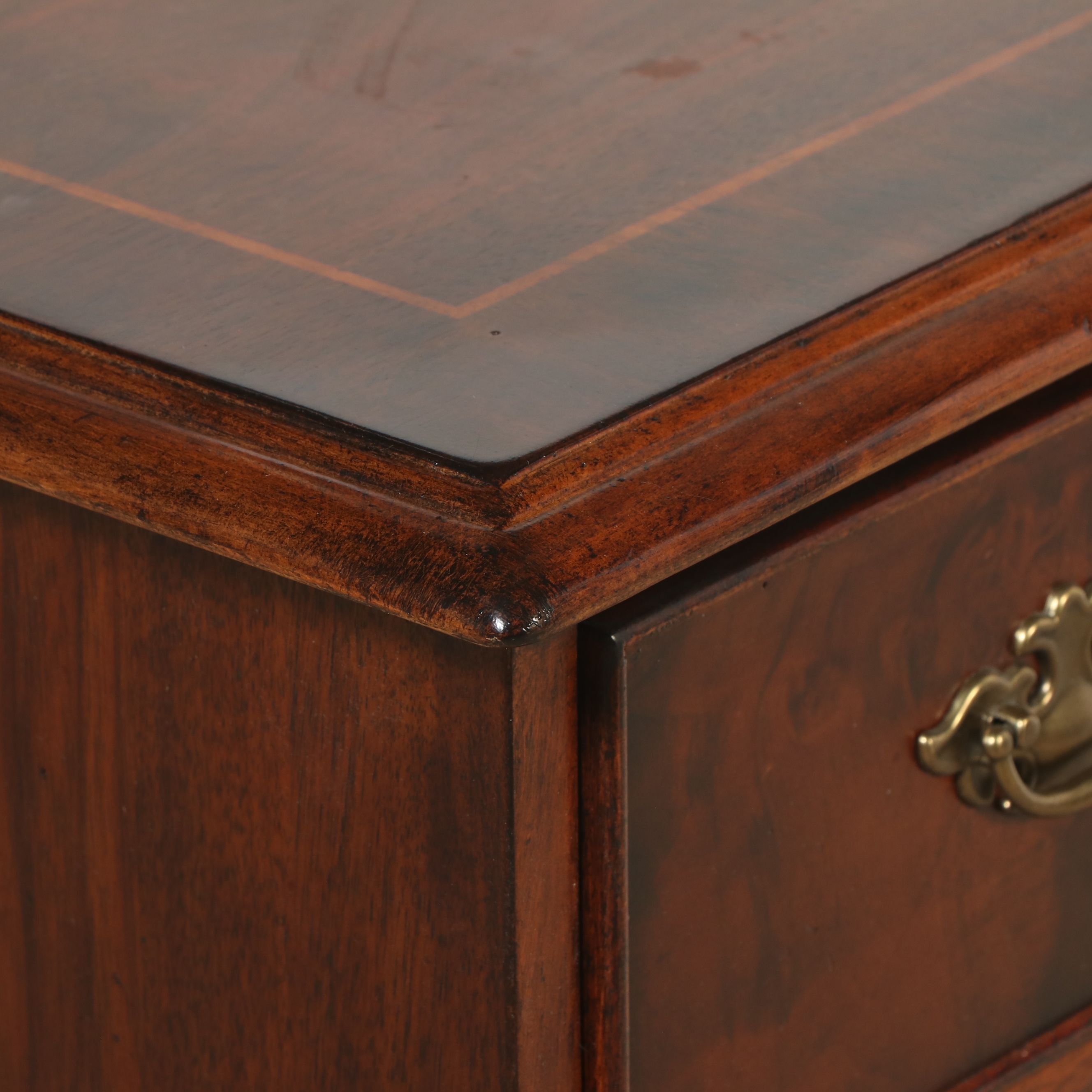 Continents By Broyhill Federal Style Mahogany Gentleman's Dresser