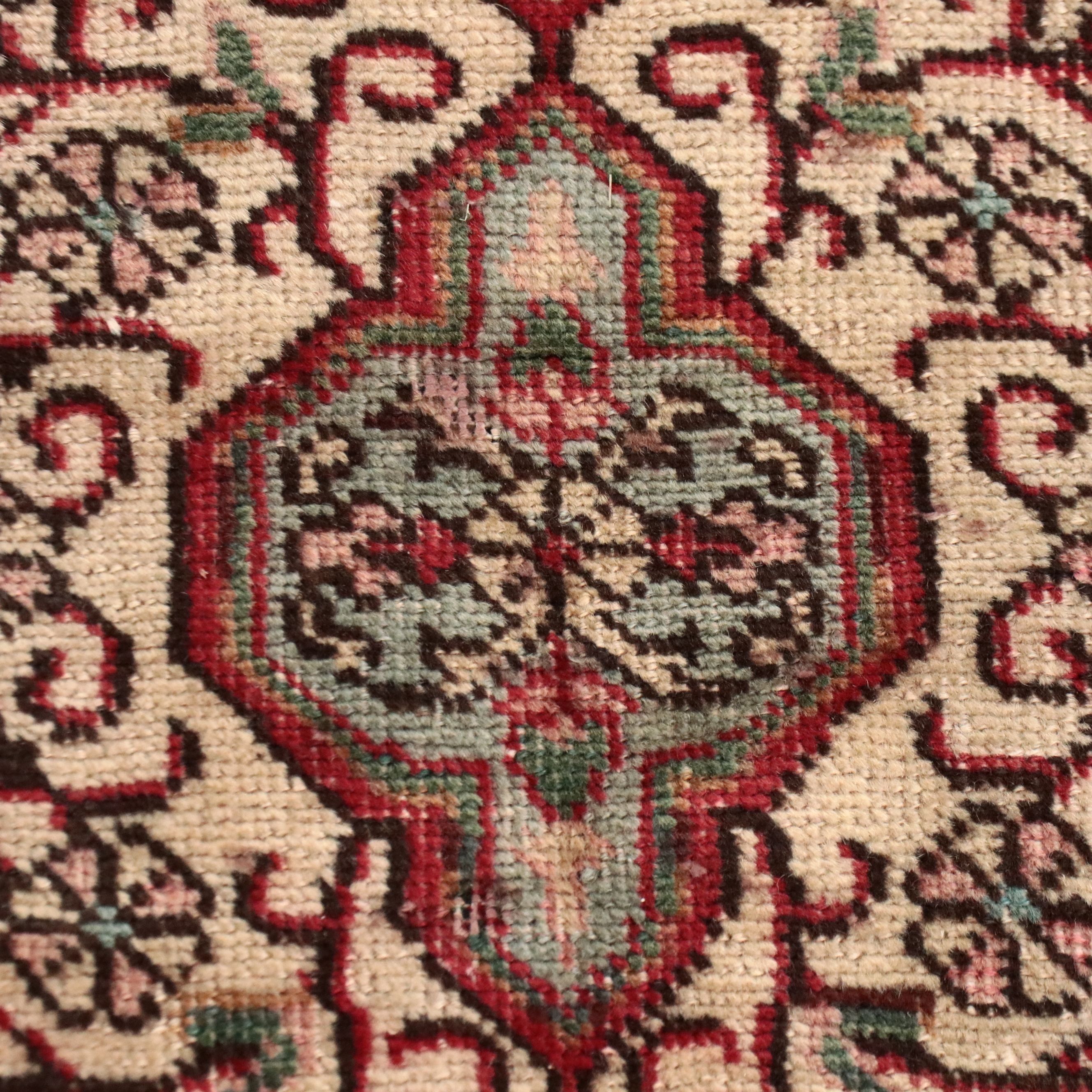 2'9 x 3'10 Hand-Knotted Persian Bijar Accent Rug