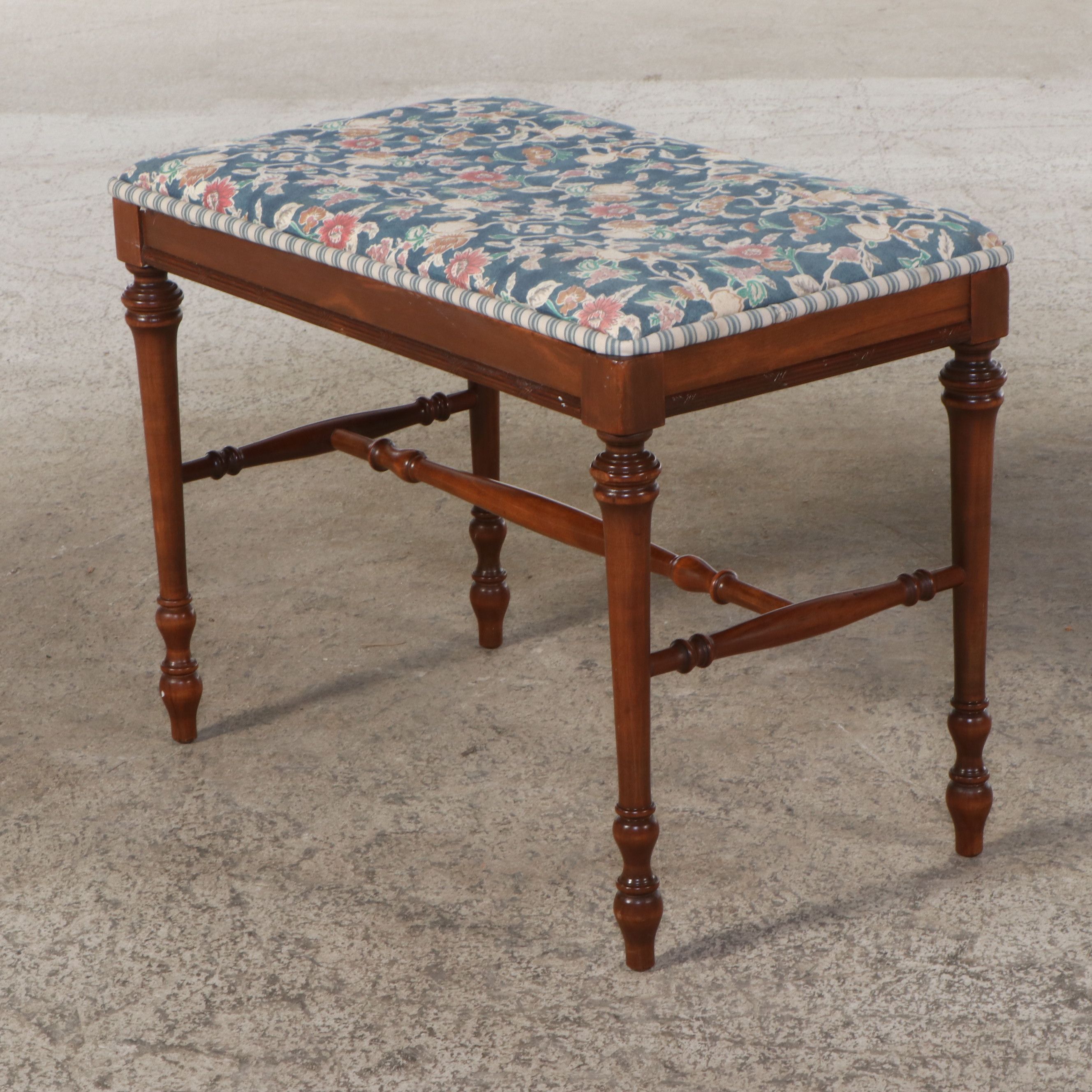Federal Style Mahogany Finish Dressing Table and Wall Mirror, Mid-20th Century