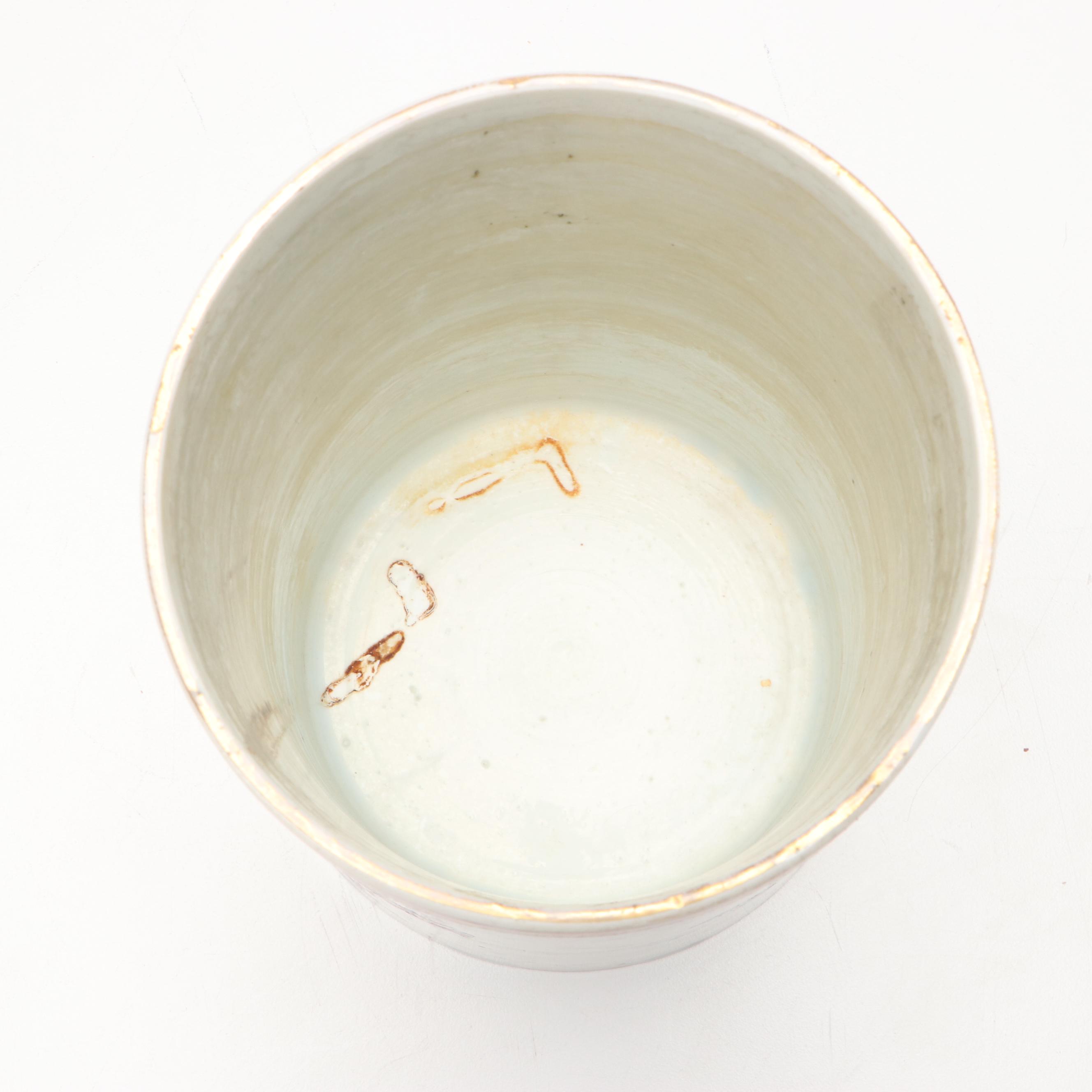 Chinese Export Porcelain "Famille Rose" Brush Pot (Bitong), Late Qing Dynasty