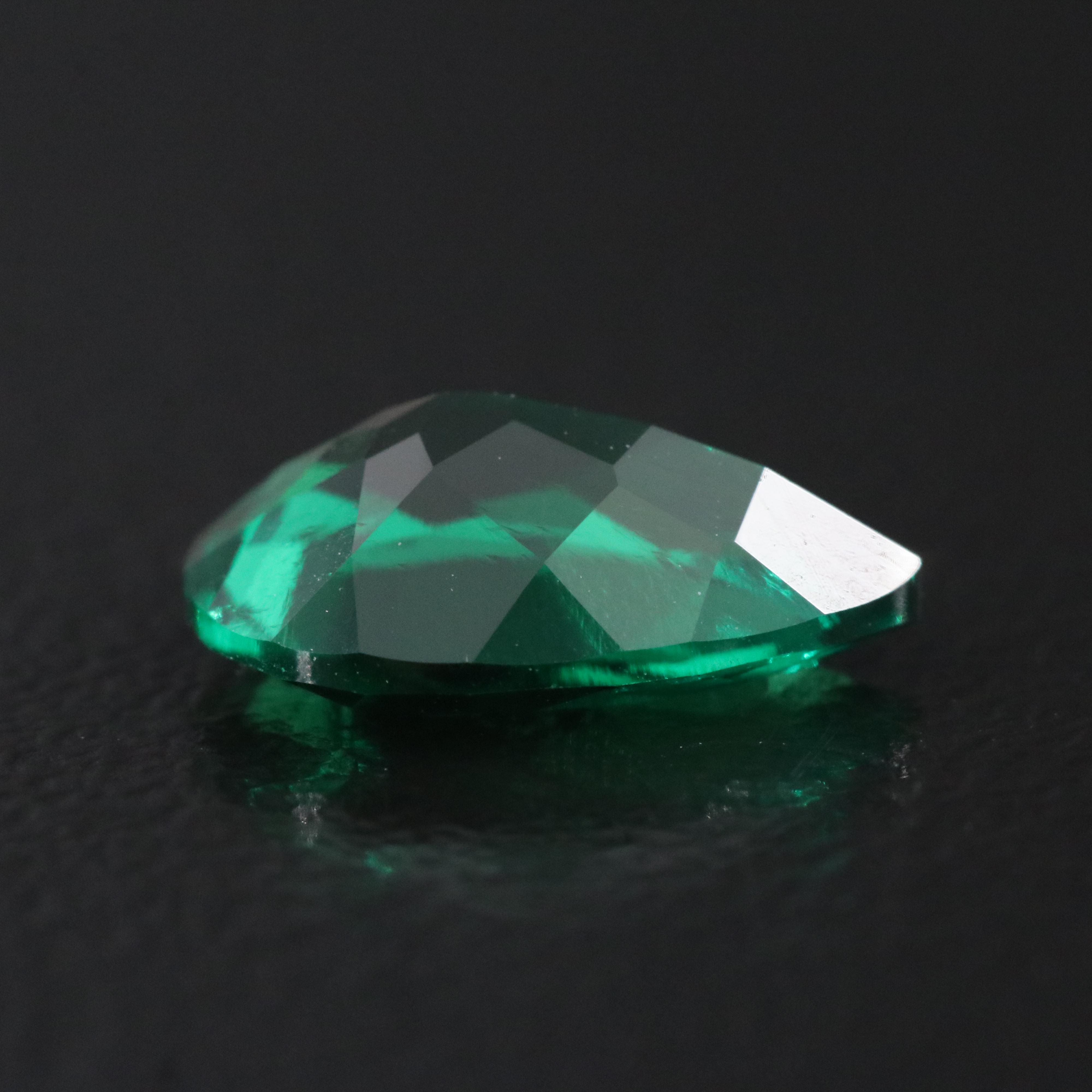Loose 1.56 CT Lab Grown Emerald