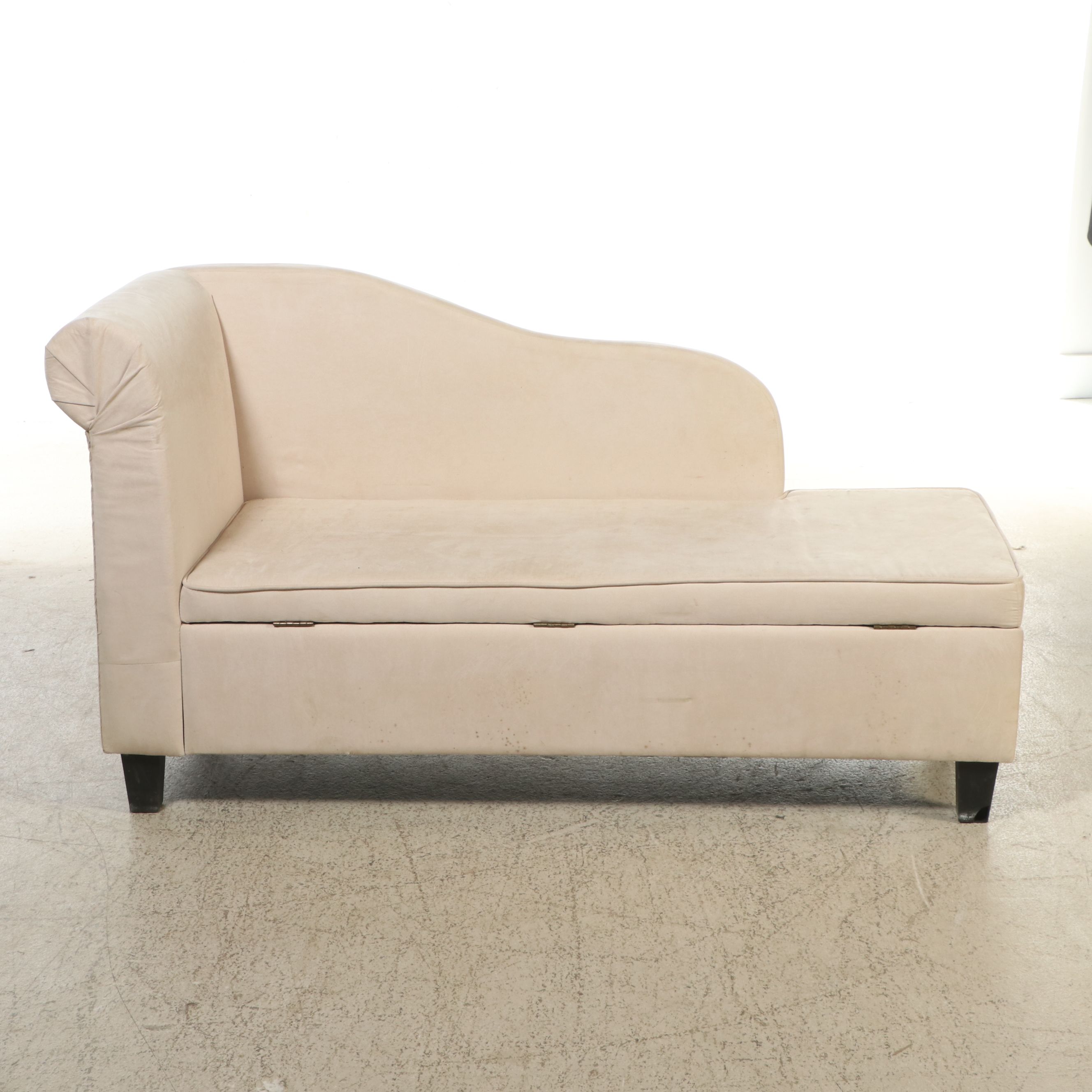 Cream Fabric Upholstered Chaise Lounge with Storage