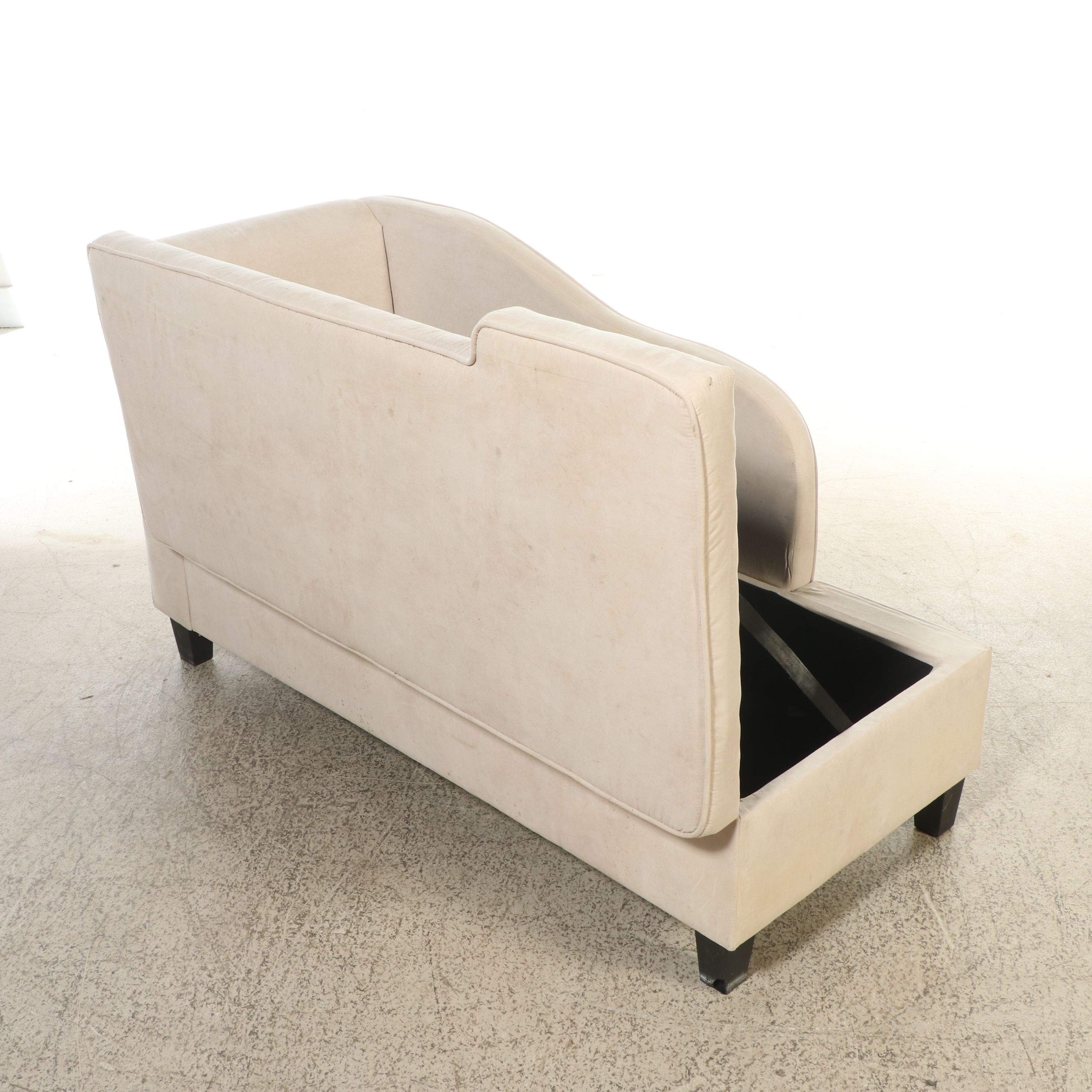 Cream Fabric Upholstered Chaise Lounge with Storage