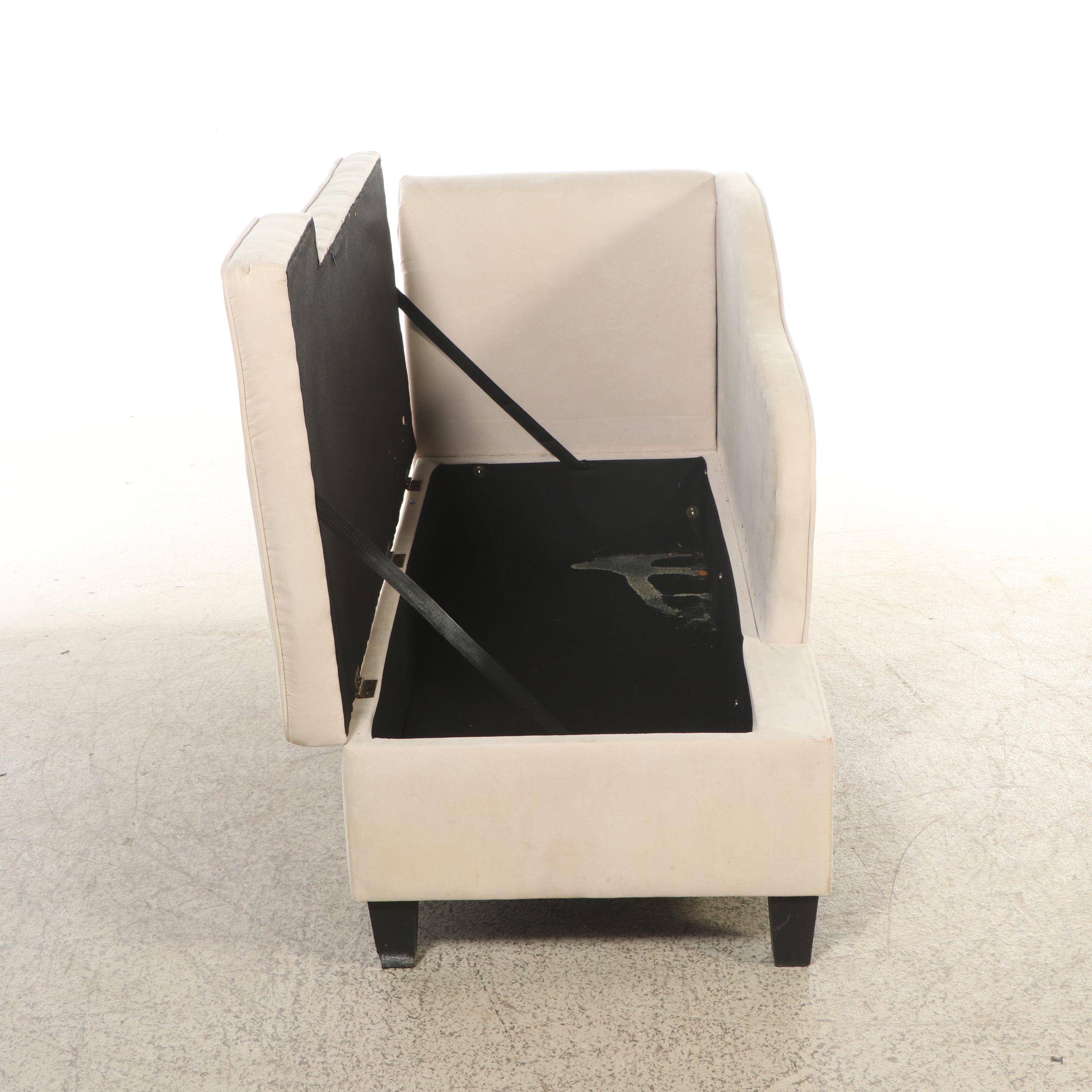 Cream Fabric Upholstered Chaise Lounge with Storage