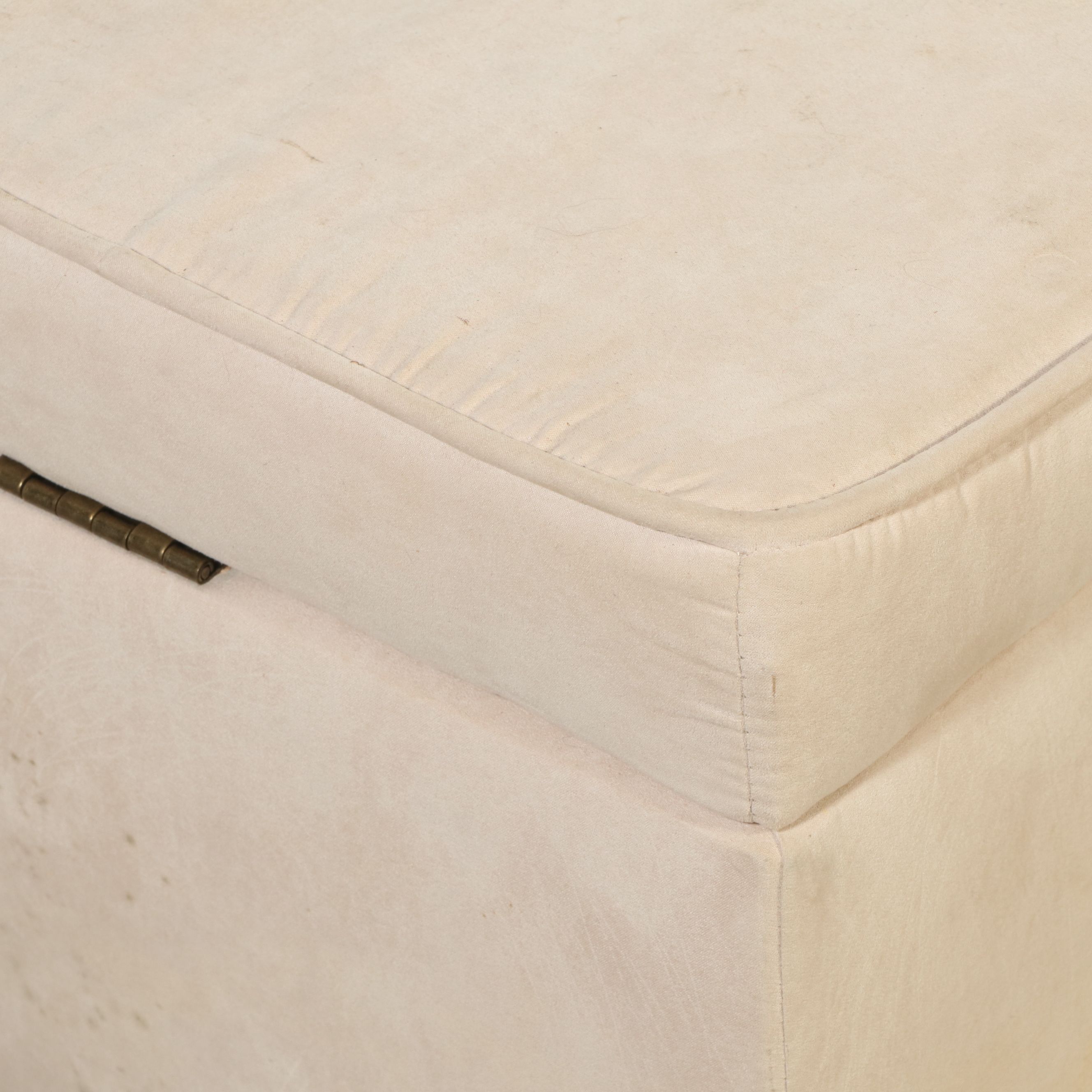 Cream Fabric Upholstered Chaise Lounge with Storage