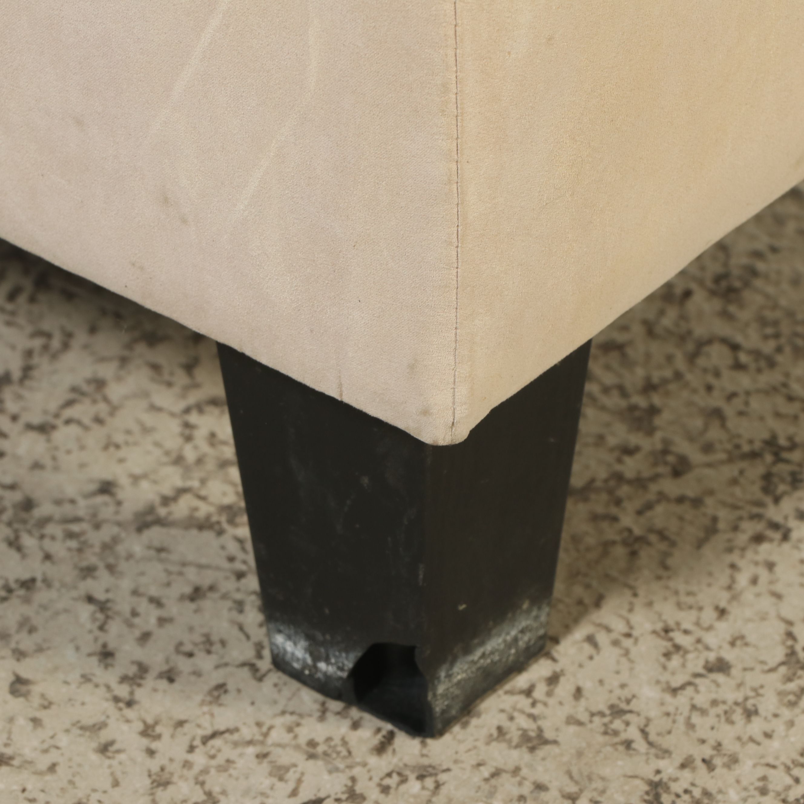 Cream Fabric Upholstered Chaise Lounge with Storage