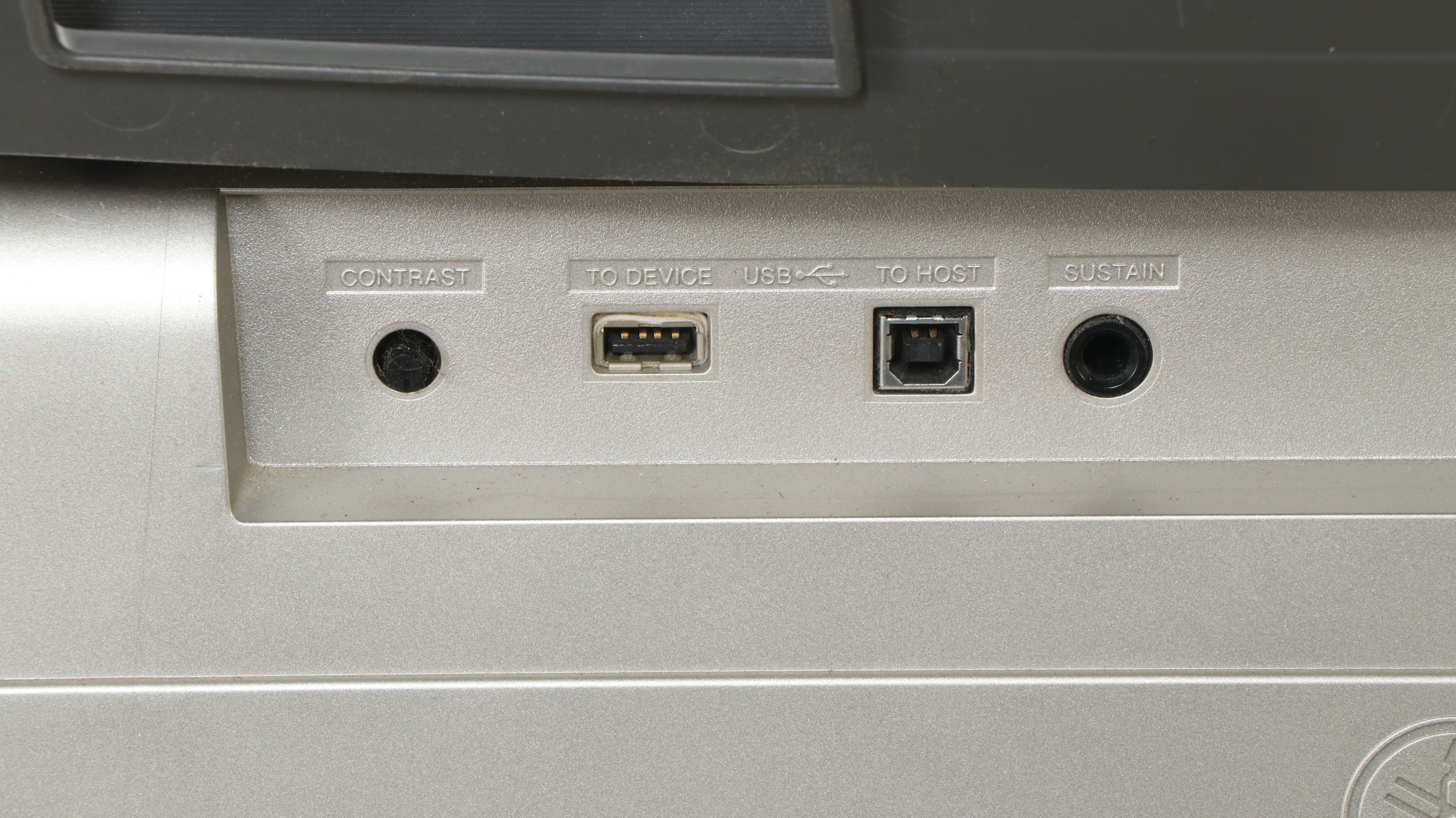 Yamaha YPG-535 88-Key Portable Digital Grand Keyboard with Stand