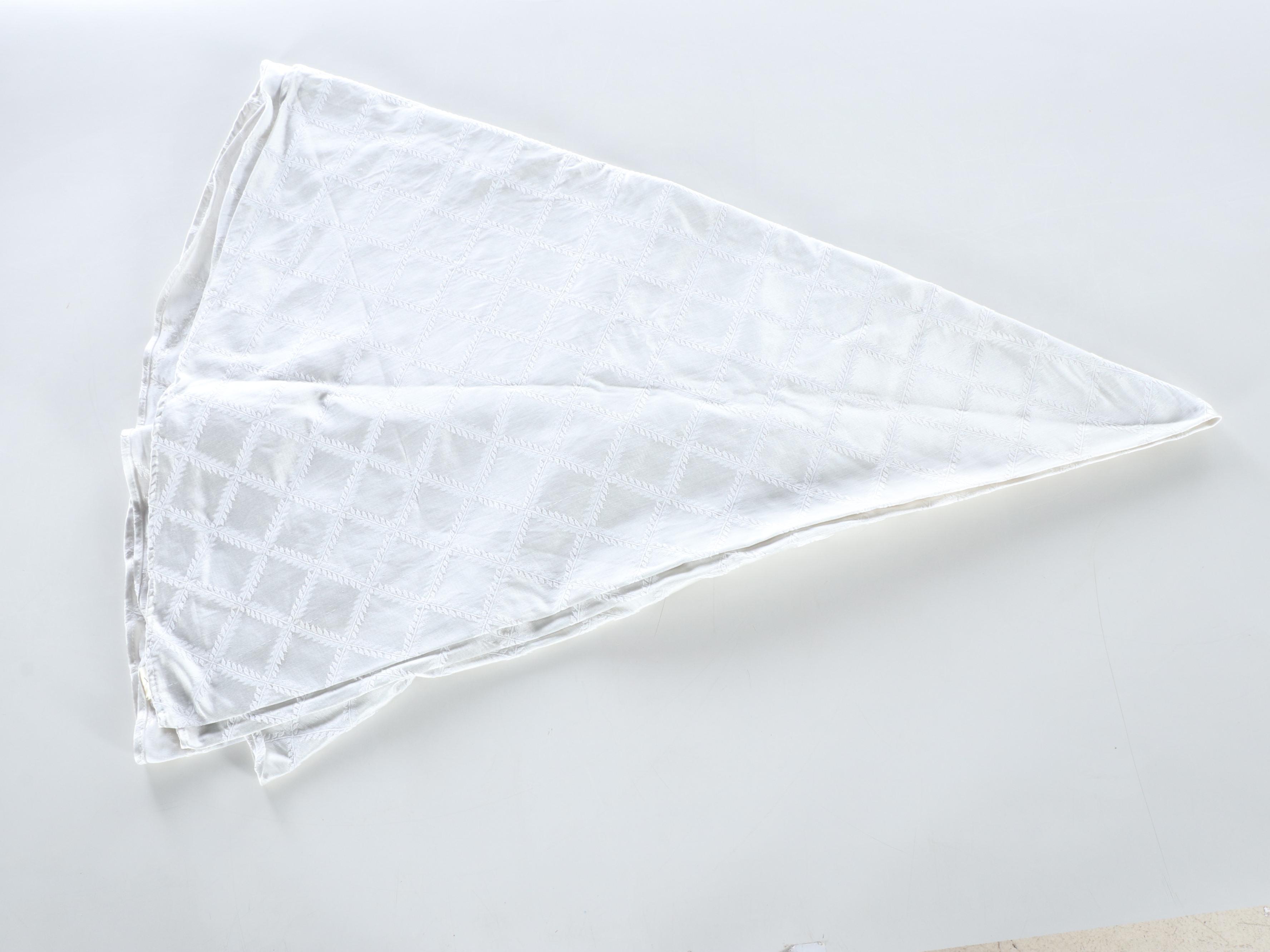 Lenox Round Tablecloth, Cynthia Rowley Napkins, and More Table Linens