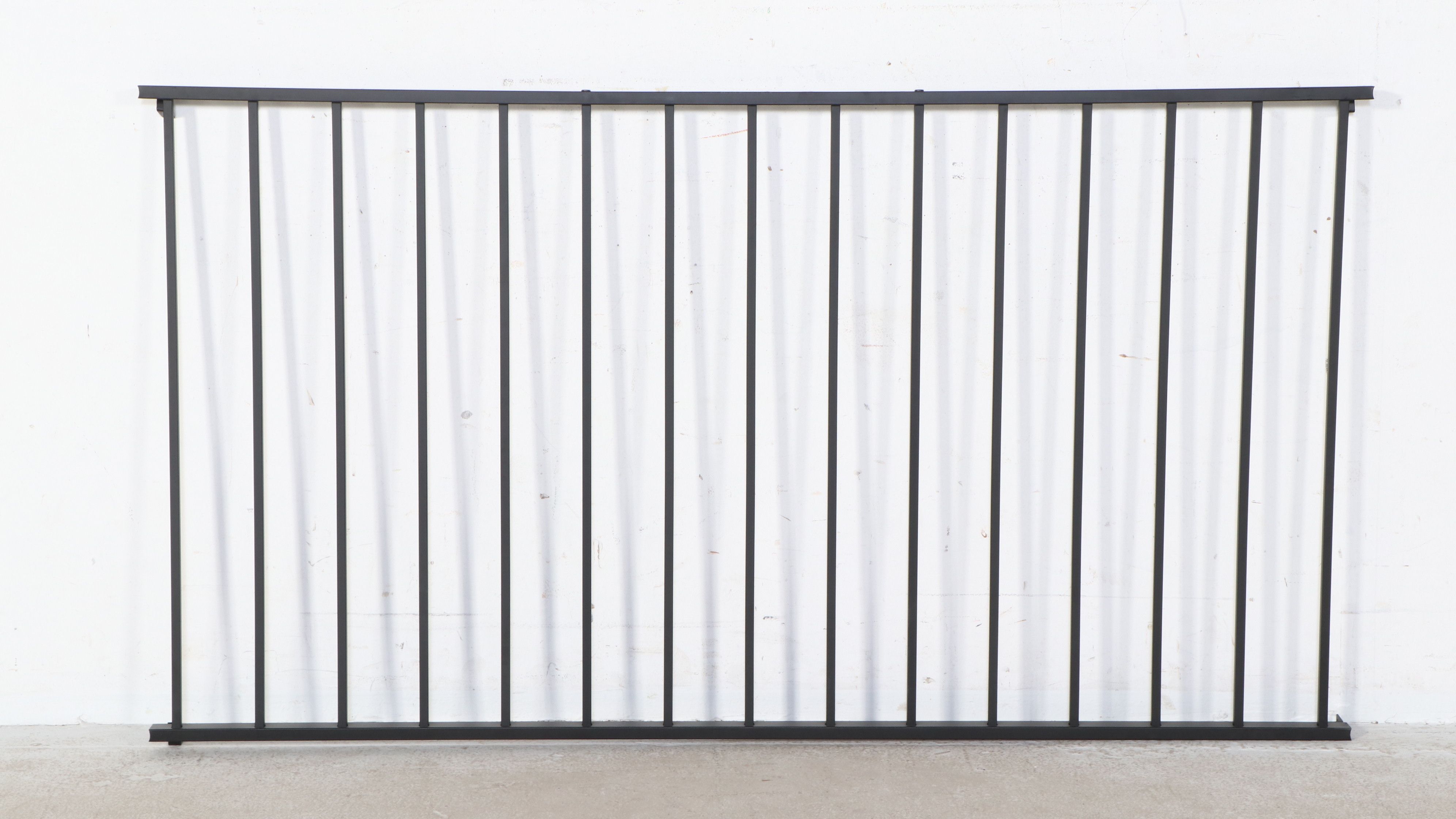 Victorian Style Black Metal Daybed with Trundle