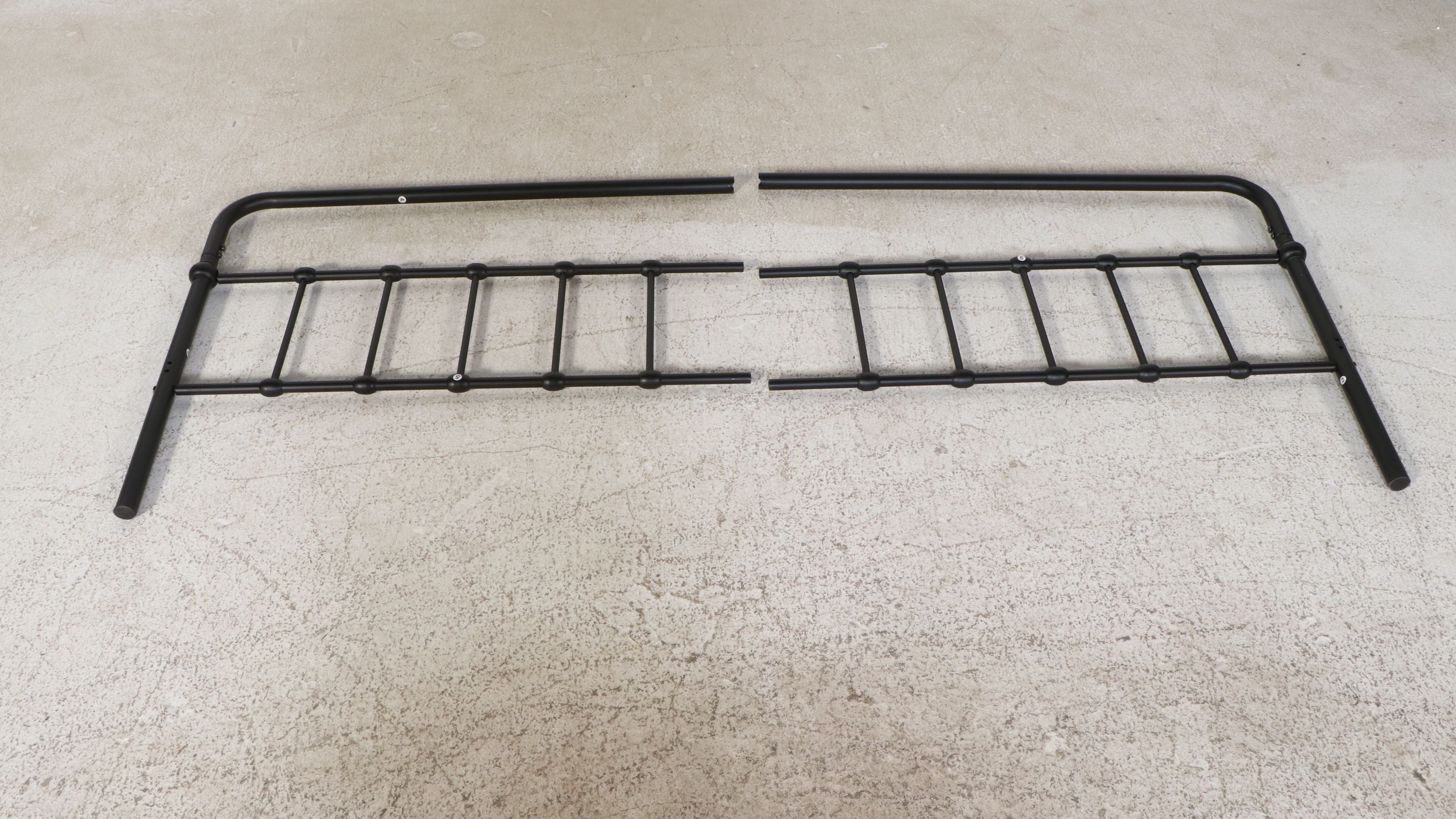 Victorian Style Black Metal Daybed with Trundle