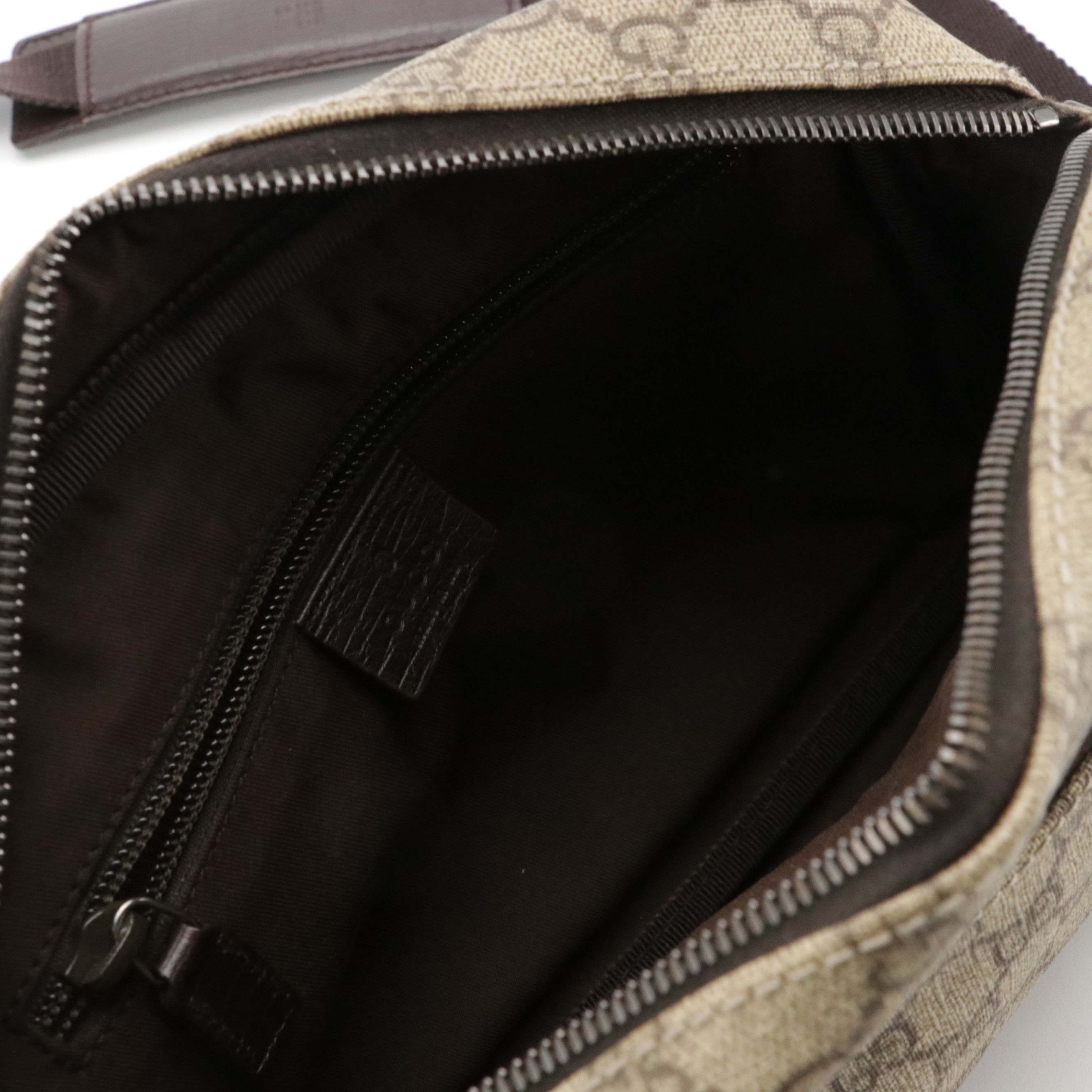 Gucci Crossbody Bag in GG Supreme Canvas and Leather