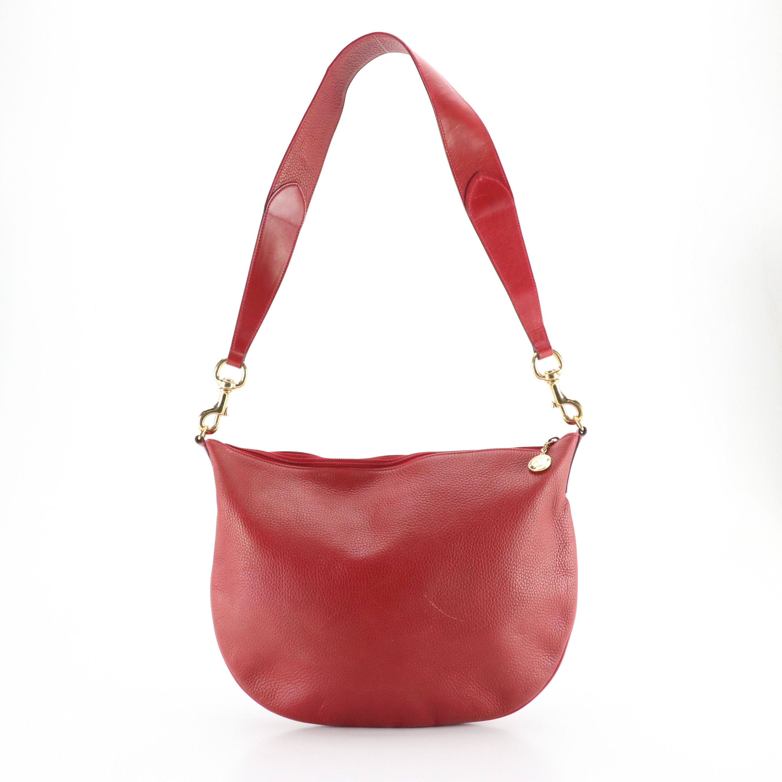 Gucci Zippered Shoulder Bag in Cherry Red Grained Calfskin Leather