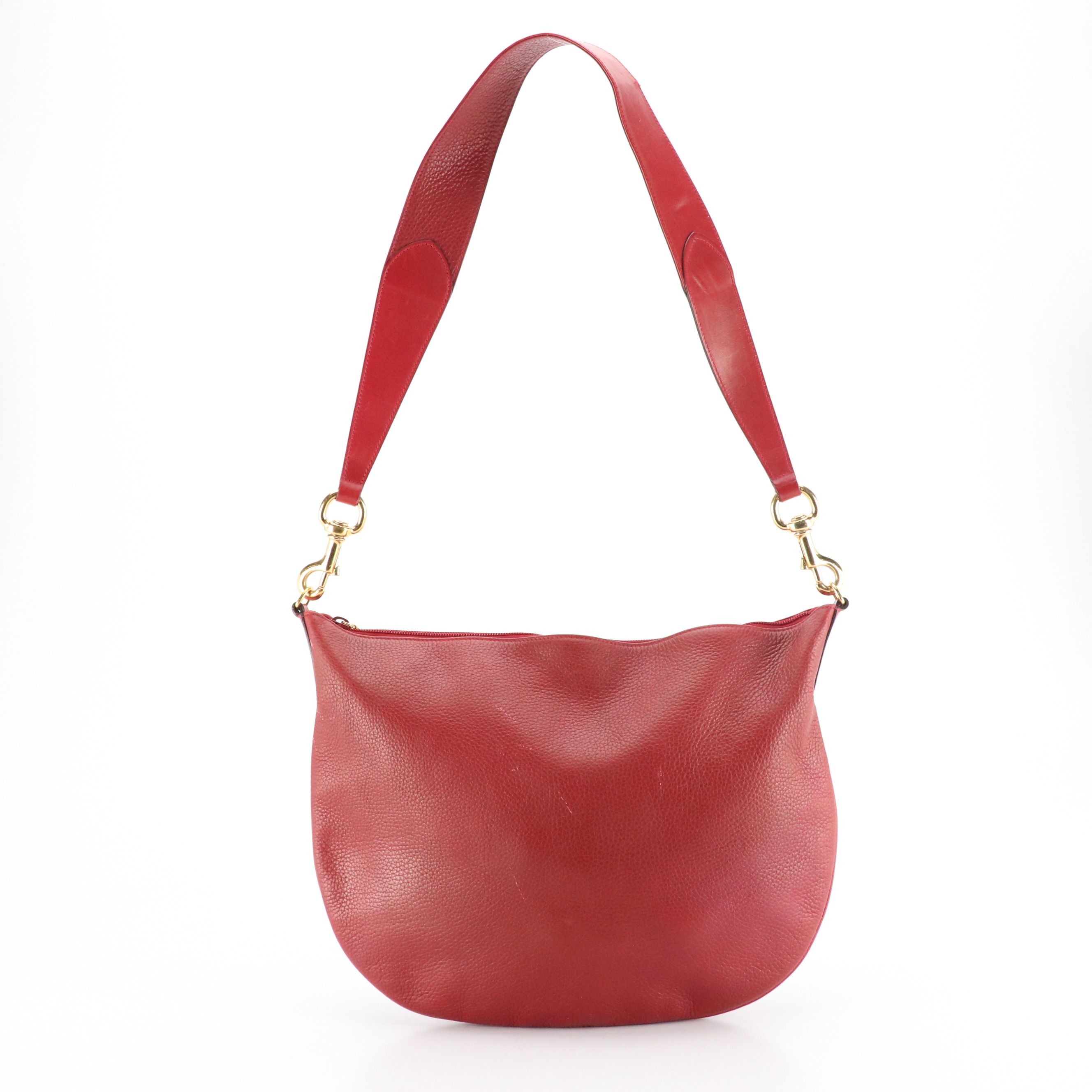 Gucci Zippered Shoulder Bag in Cherry Red Grained Calfskin Leather