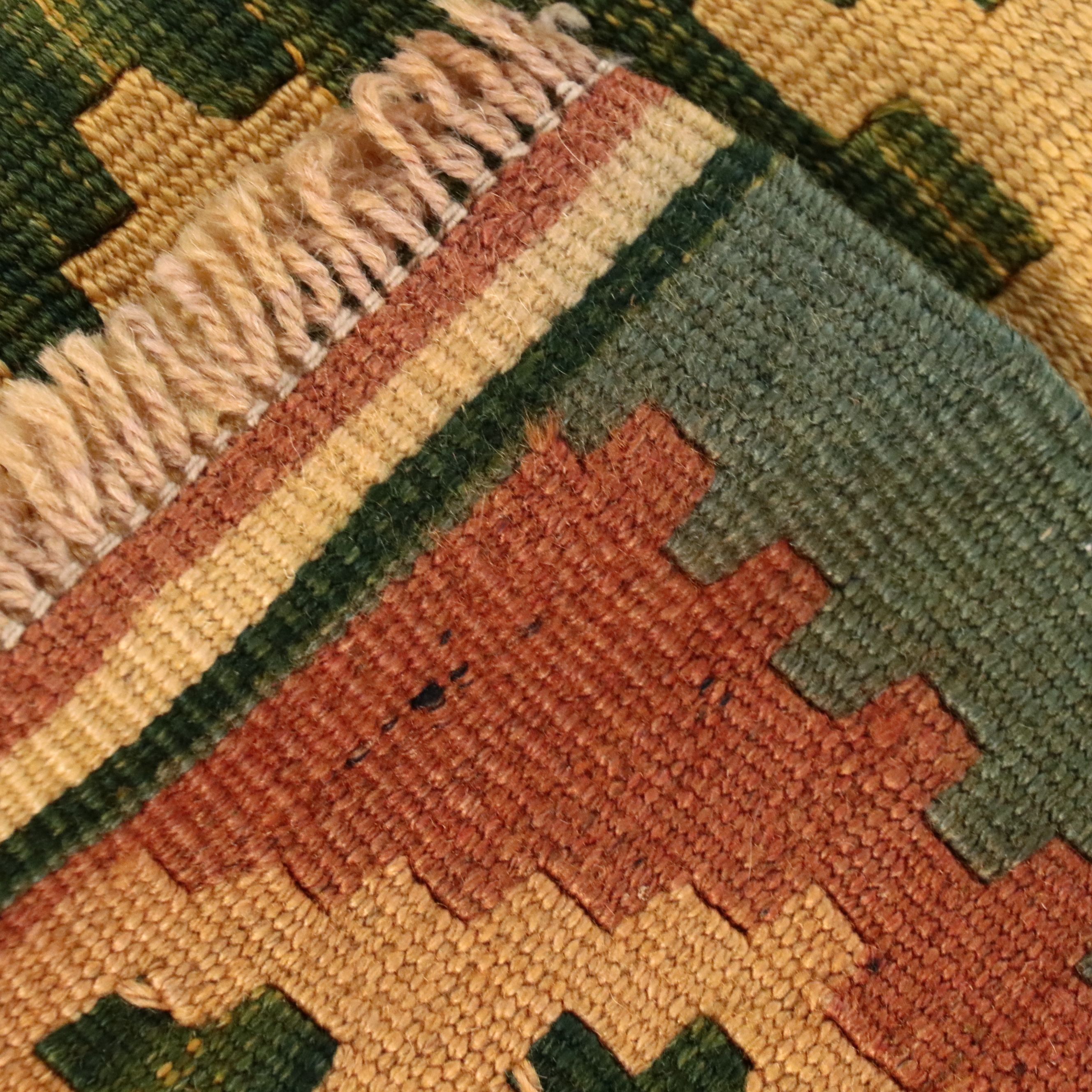 4'10 x 9'6 Handwoven Turkish Kilim Area Rug