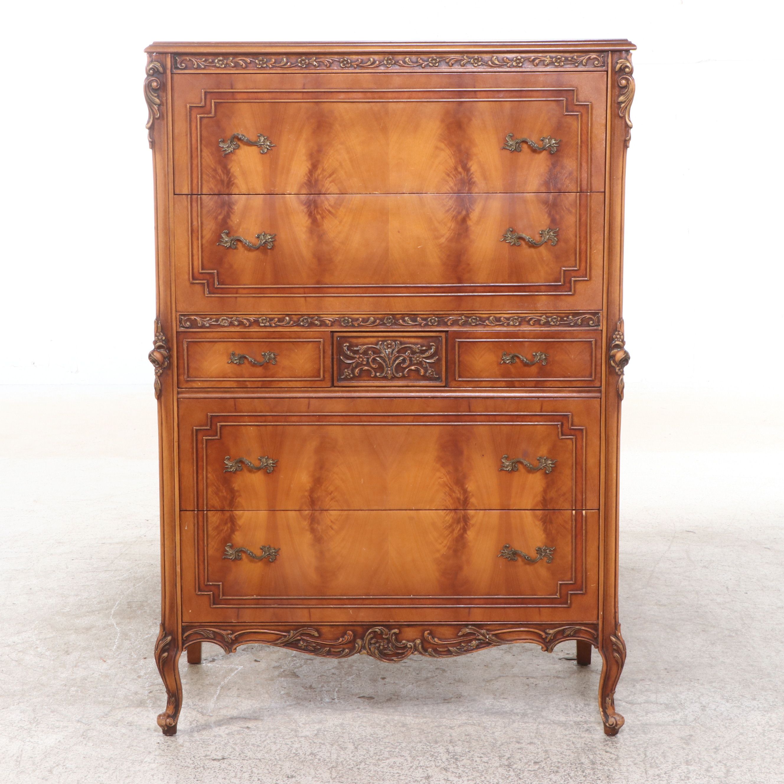 Joerns Rococo Style Carved Mahogany Chest of Drawers, Early 20th Century
