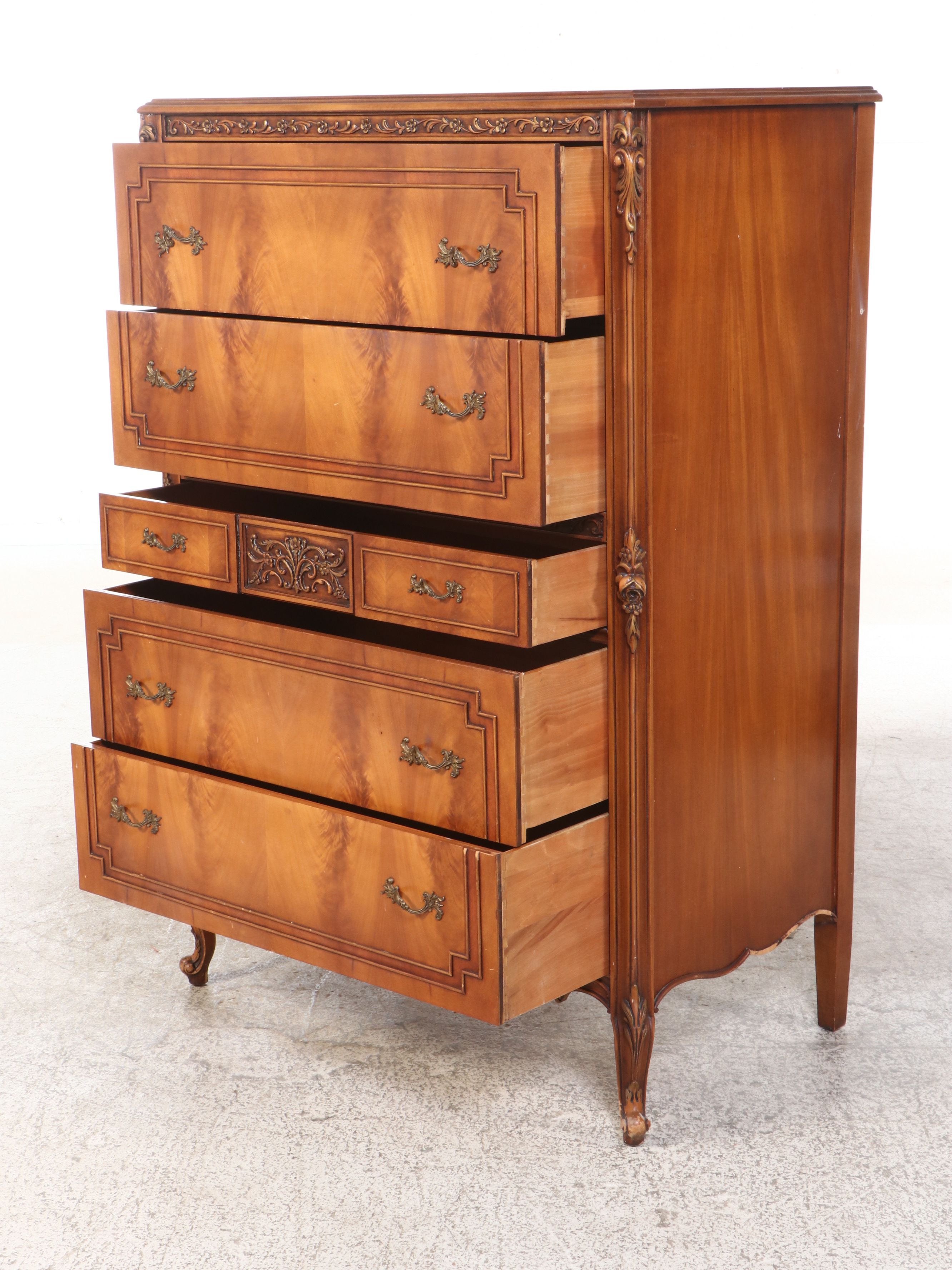 Joerns Rococo Style Carved Mahogany Chest of Drawers, Early 20th Century