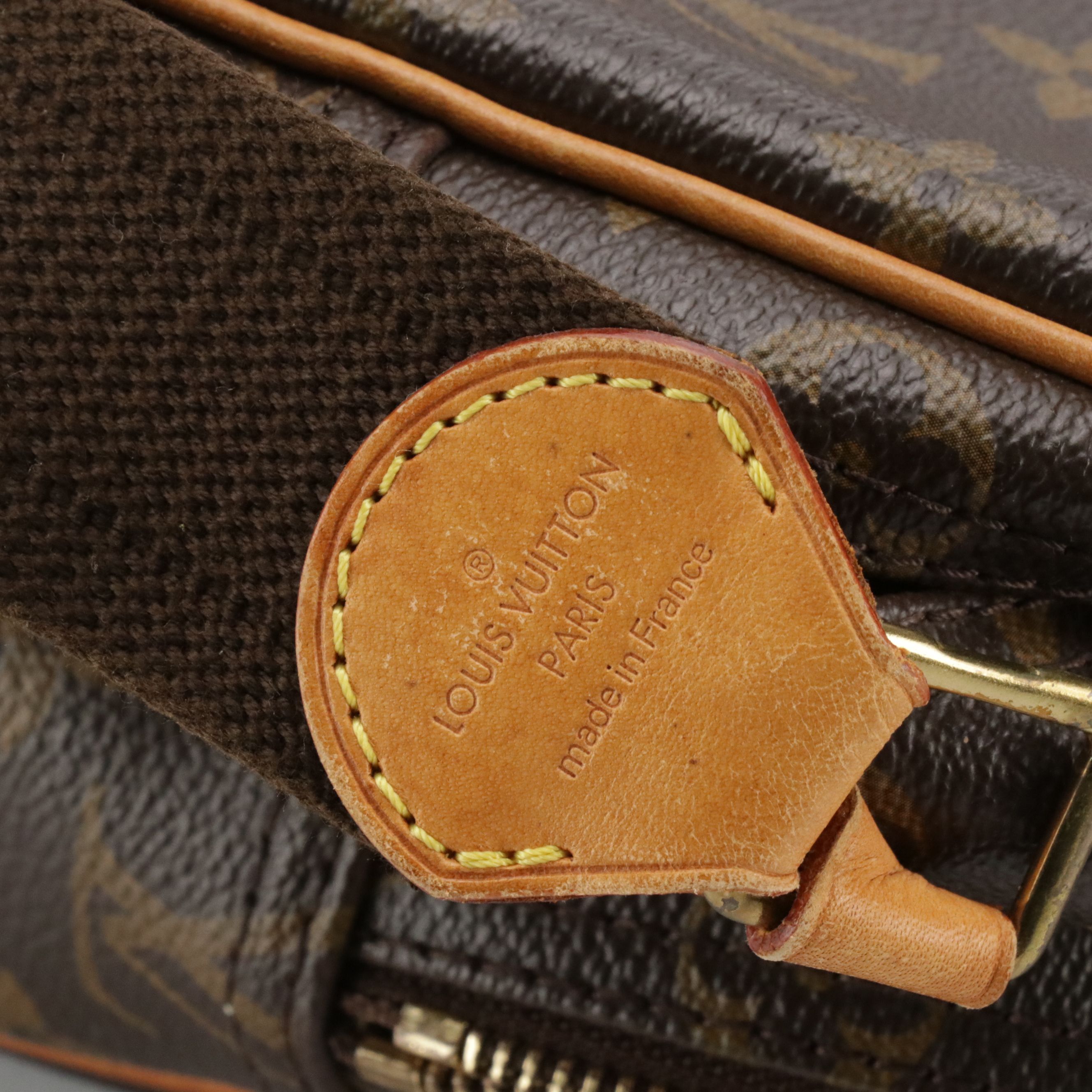 Louis Vuitton Reporter 28 Crossbody Bag in Monogram Canvas and  Leather