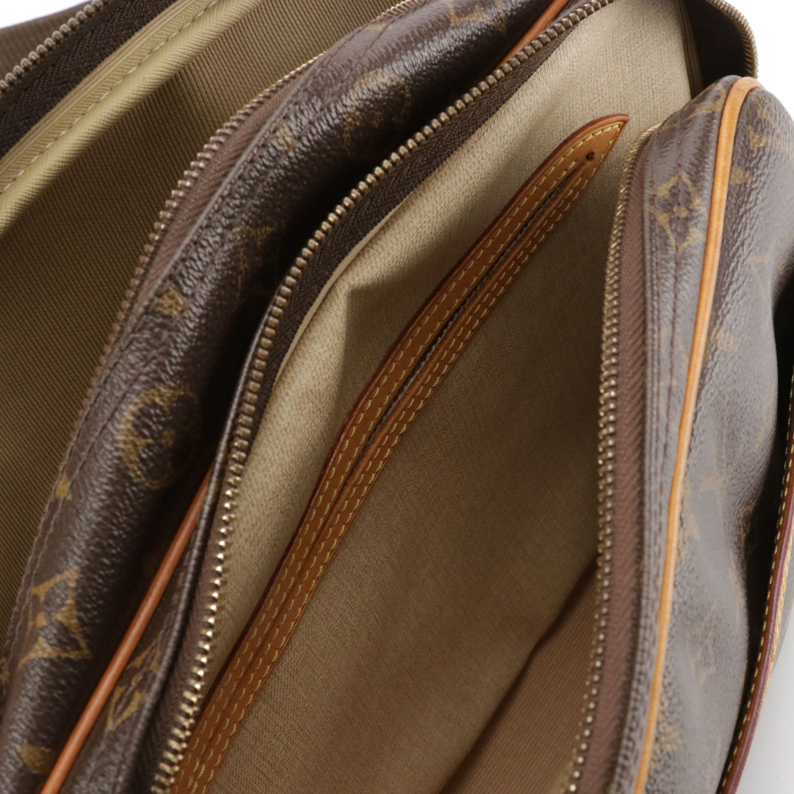 Louis Vuitton Reporter 28 Crossbody Bag in Monogram Canvas and  Leather