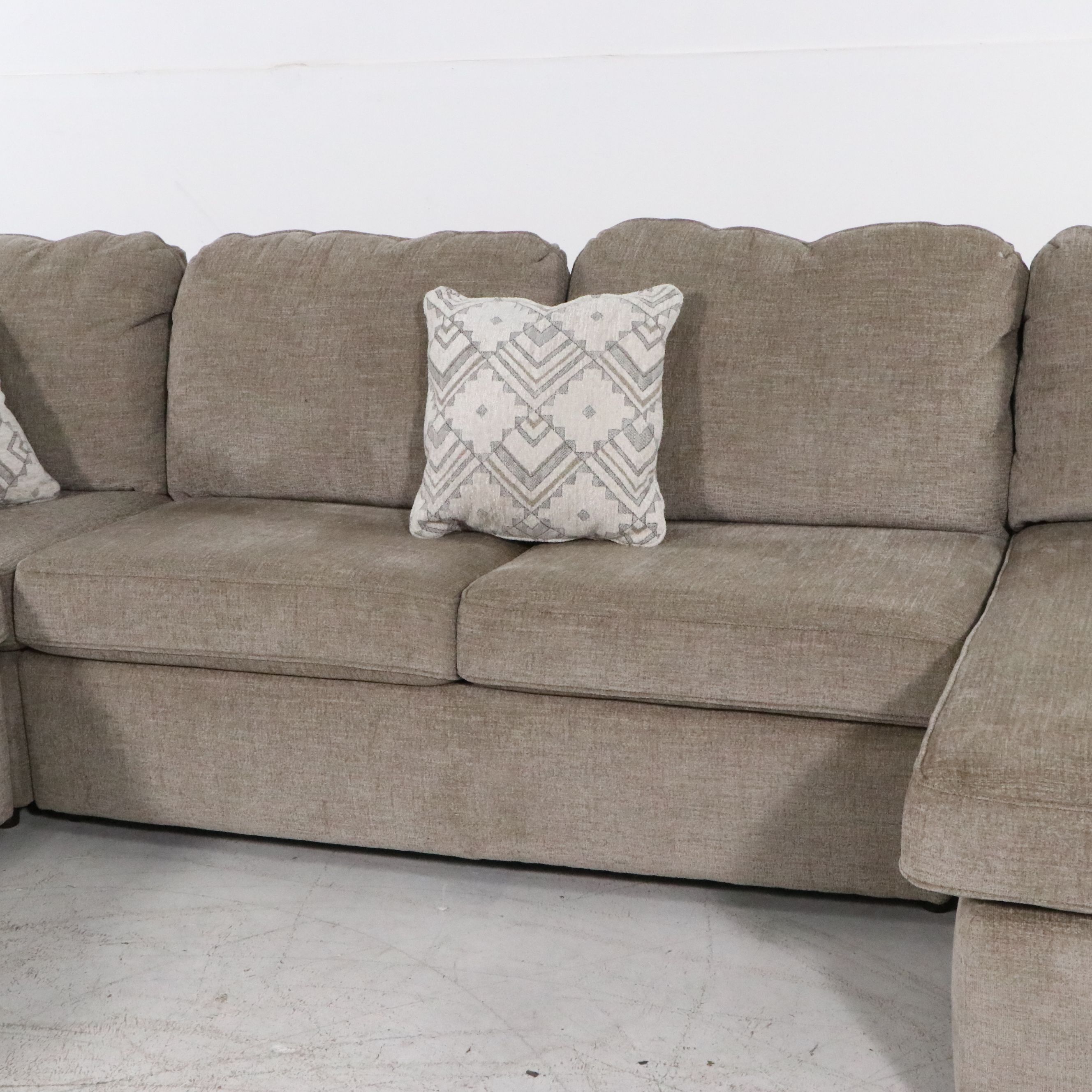 England Contemporary Upholstered Sectional Sofa with Accent Pillows