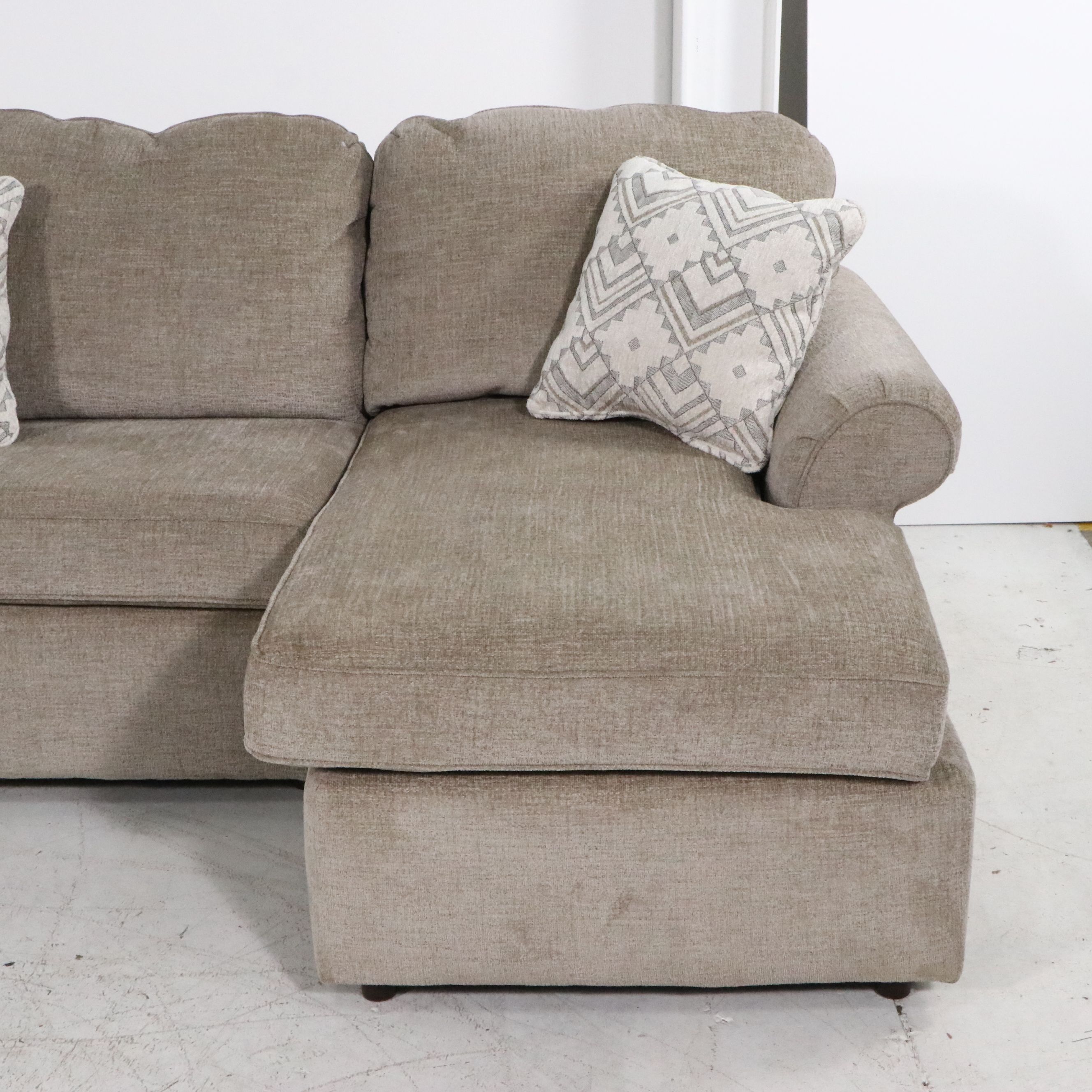 England Contemporary Upholstered Sectional Sofa with Accent Pillows