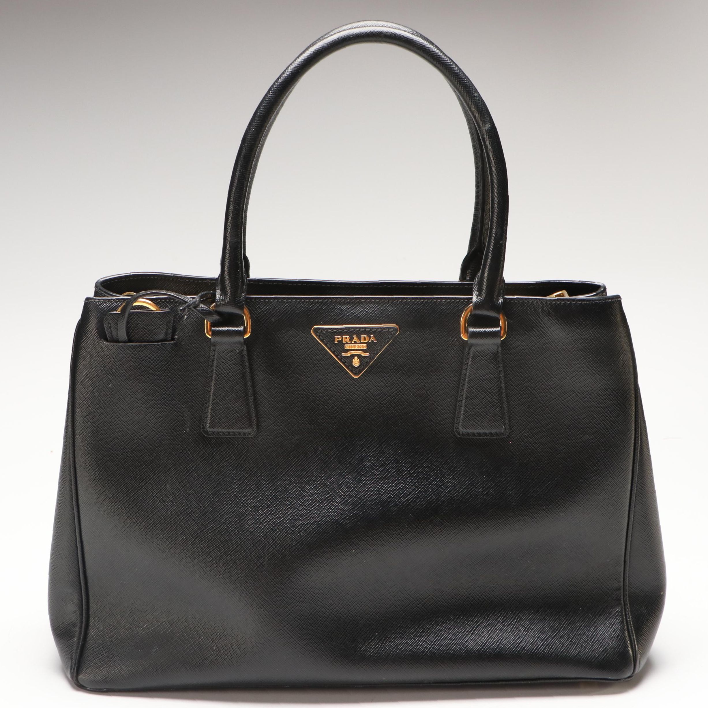 Prada Galleria Handbag in Black Saffiano Leather