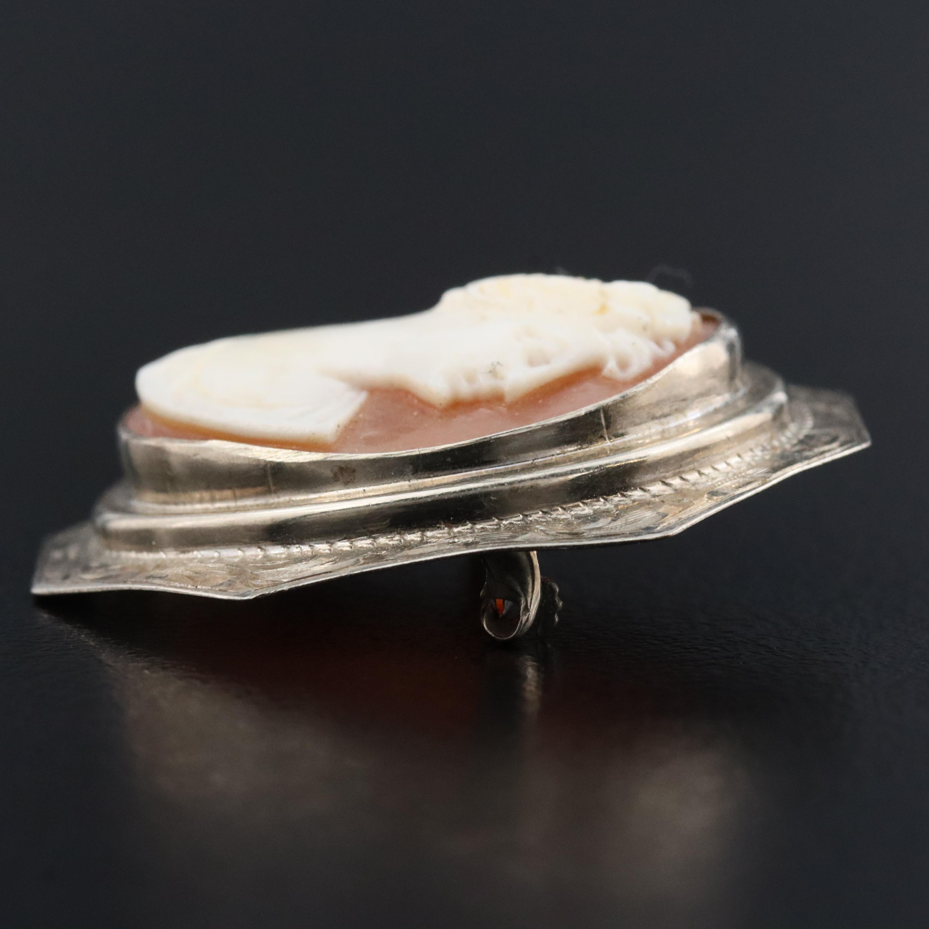 Vintage 10K Shell Cameo Brooch